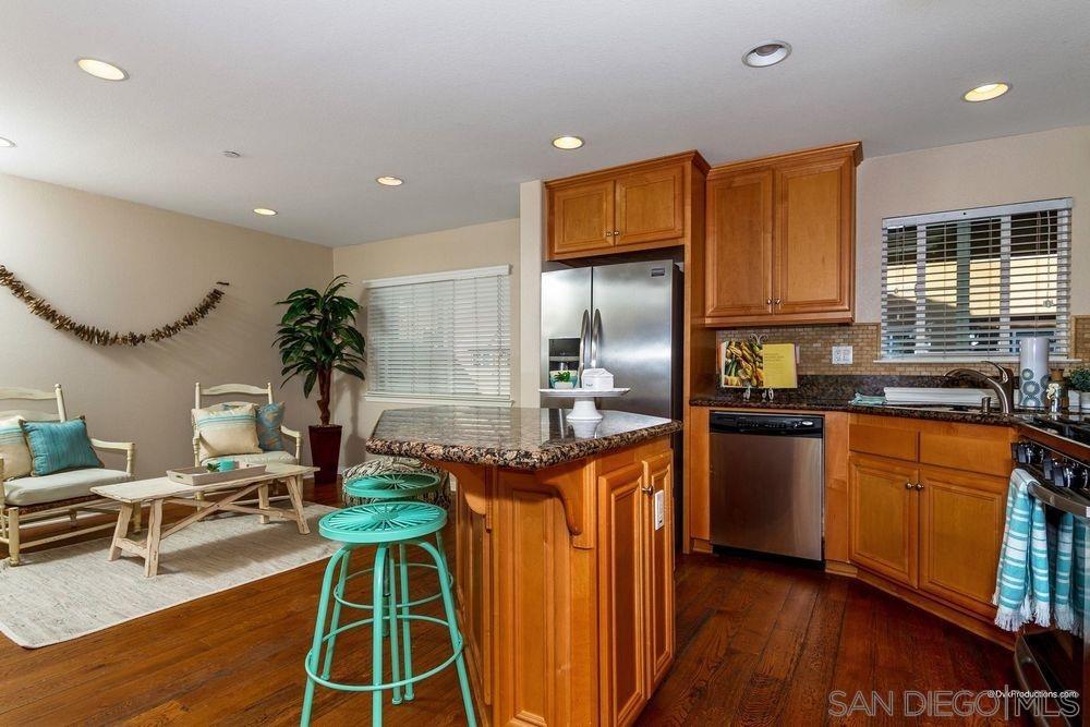 Detail Gallery Image 8 of 18 For 4037  Aidan Circle, Carlsbad,  CA 92008 - 4 Beds | 2/1 Baths