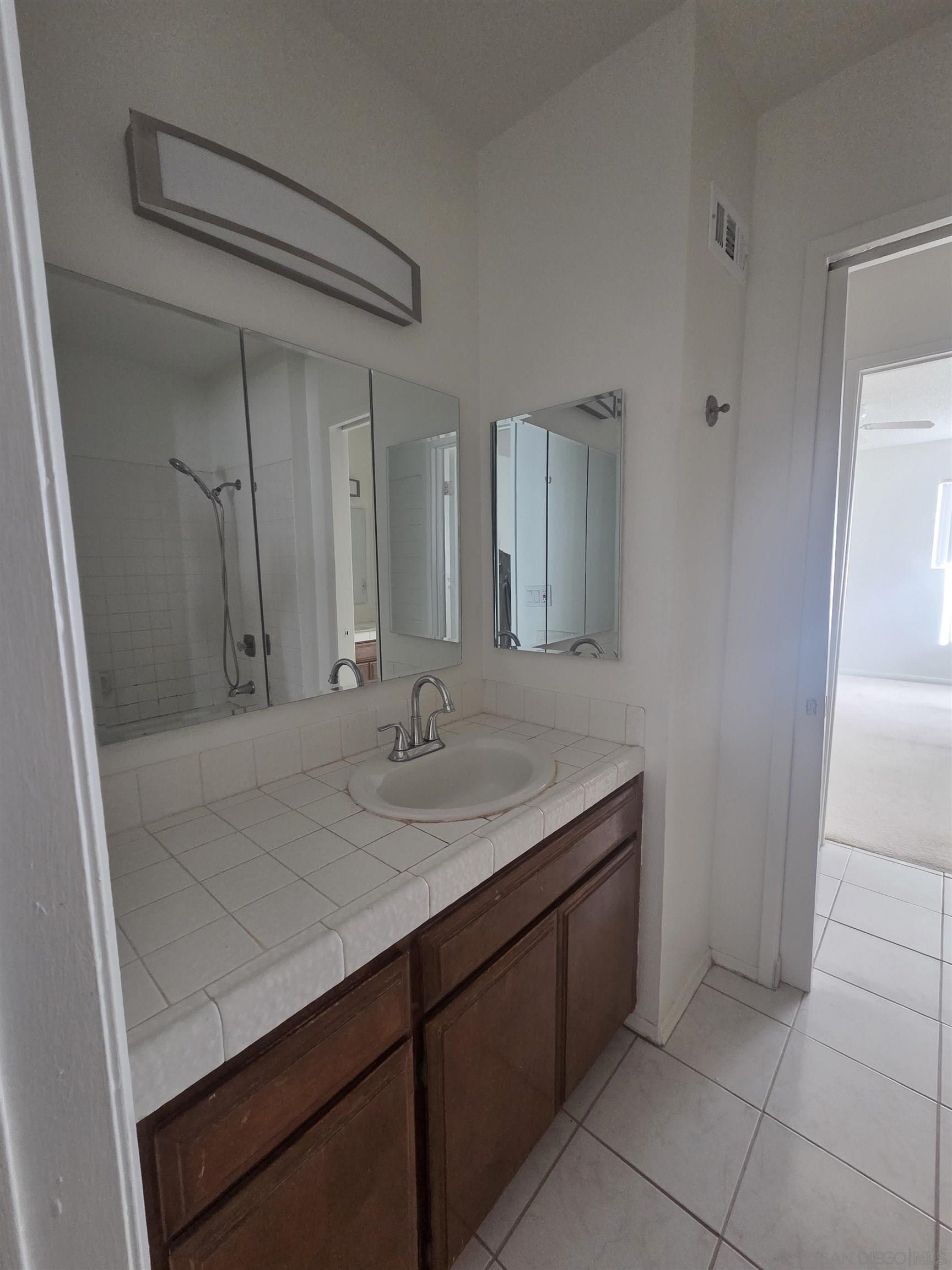 Detail Gallery Image 18 of 30 For 3626  Lemona Ave.  a,  San Diego,  CA 92105 - 2 Beds | 1/1 Baths