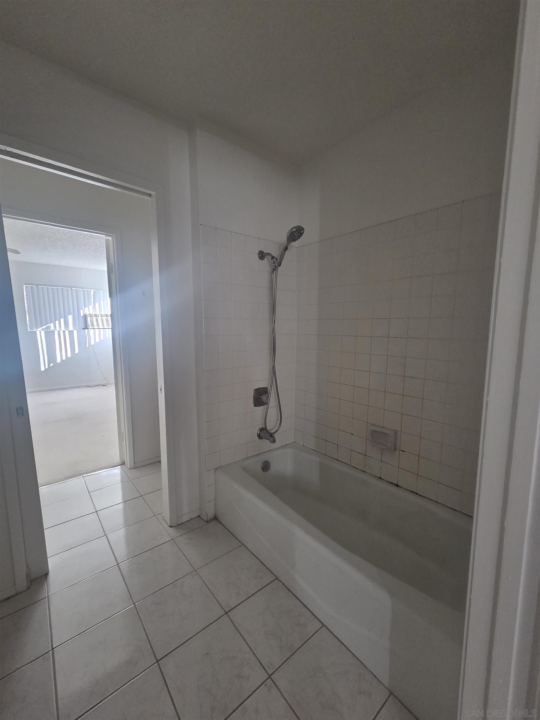 Detail Gallery Image 19 of 30 For 3626  Lemona Ave.  a,  San Diego,  CA 92105 - 2 Beds | 1/1 Baths