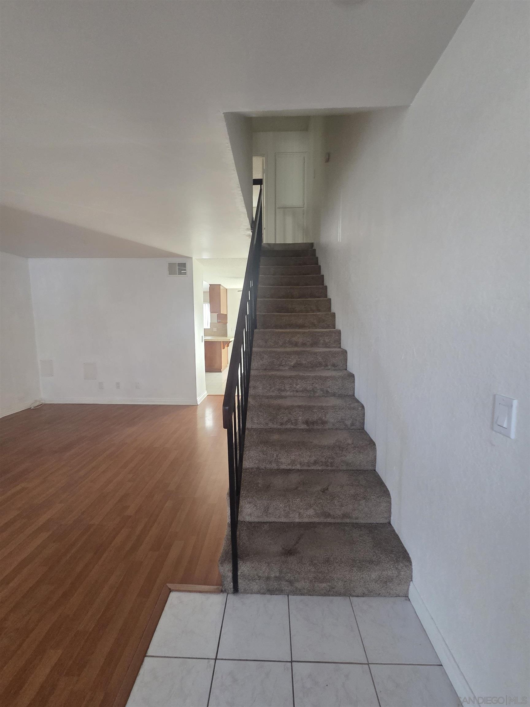 Detail Gallery Image 3 of 30 For 3626  Lemona Ave.  a,  San Diego,  CA 92105 - 2 Beds | 1/1 Baths