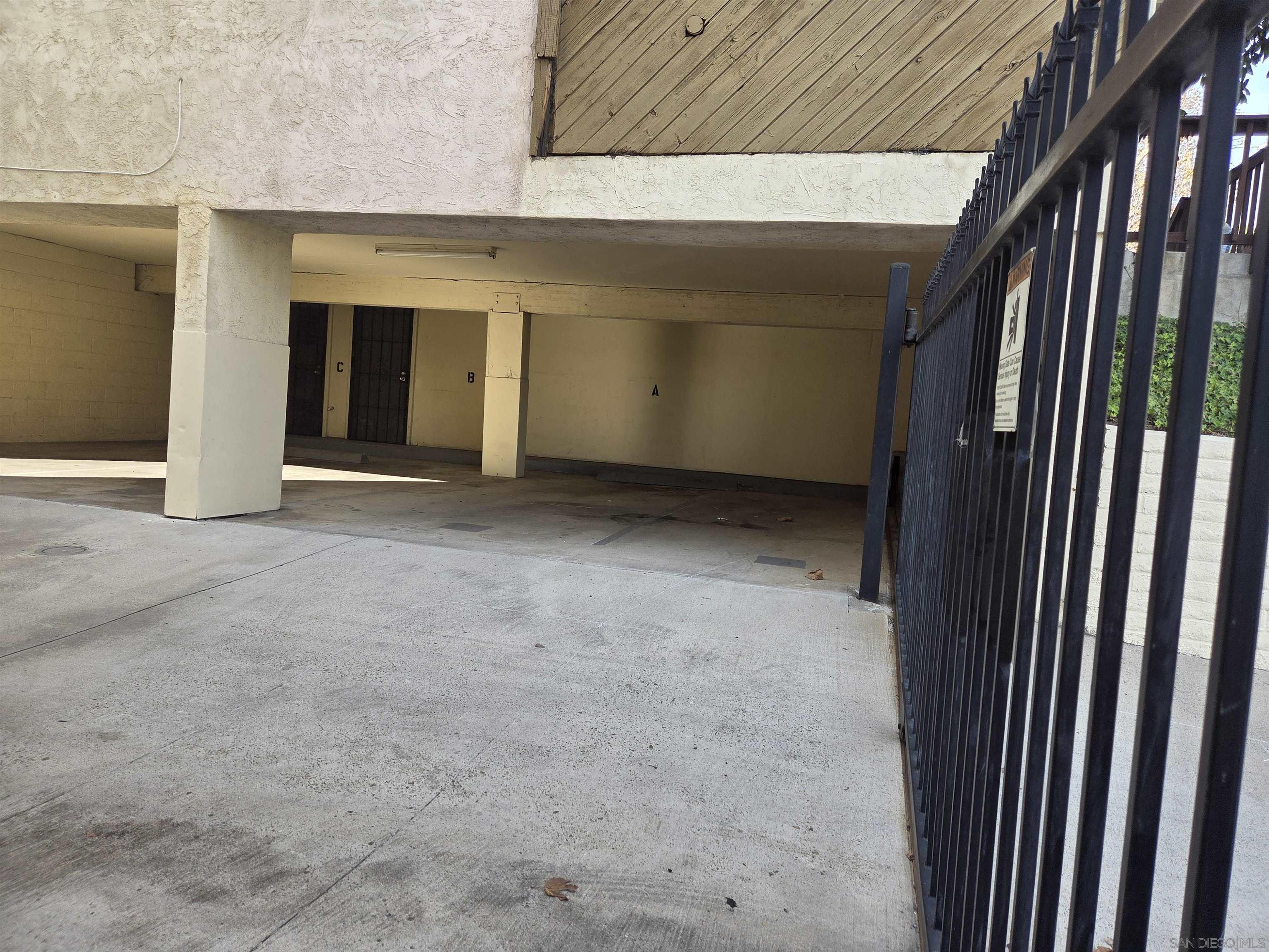 Detail Gallery Image 28 of 30 For 3626  Lemona Ave.  a,  San Diego,  CA 92105 - 2 Beds | 1/1 Baths