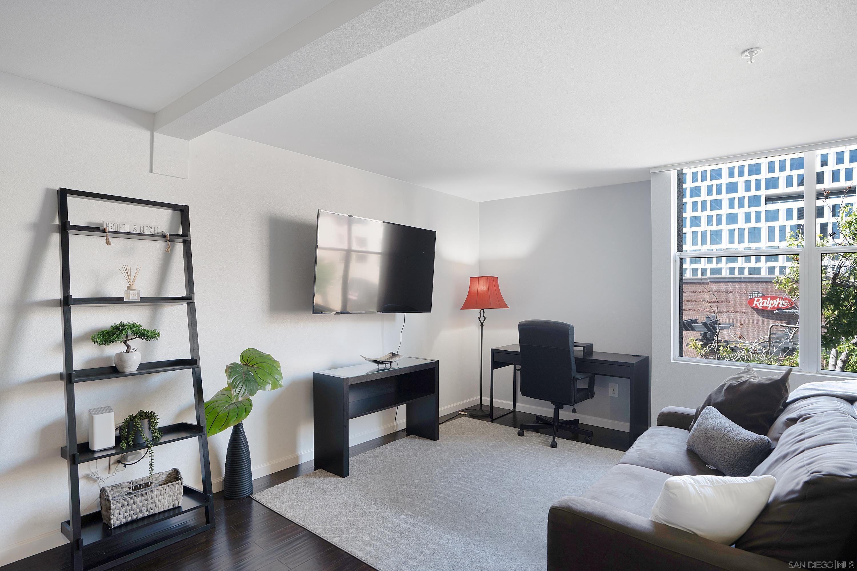 Front Image Thumbnail for SD2600573