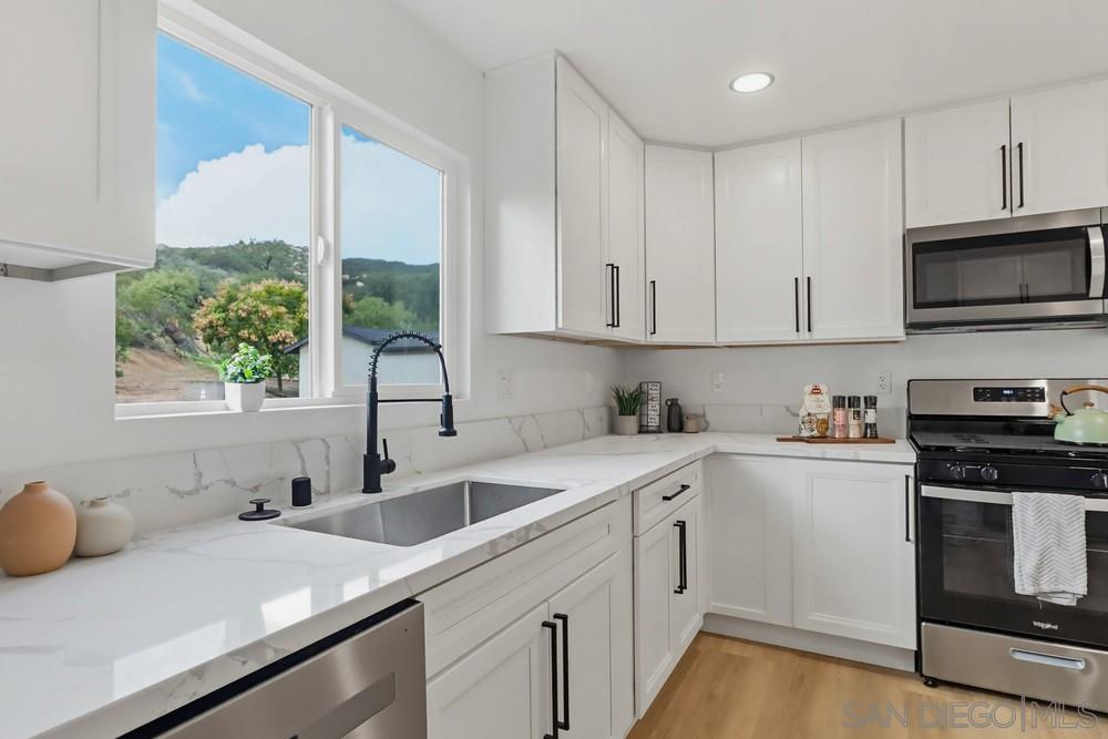 Detail Gallery Image 10 of 59 For 15751  Lyons Valley Rd, Jamul,  CA 91935 - 3 Beds | 2 Baths