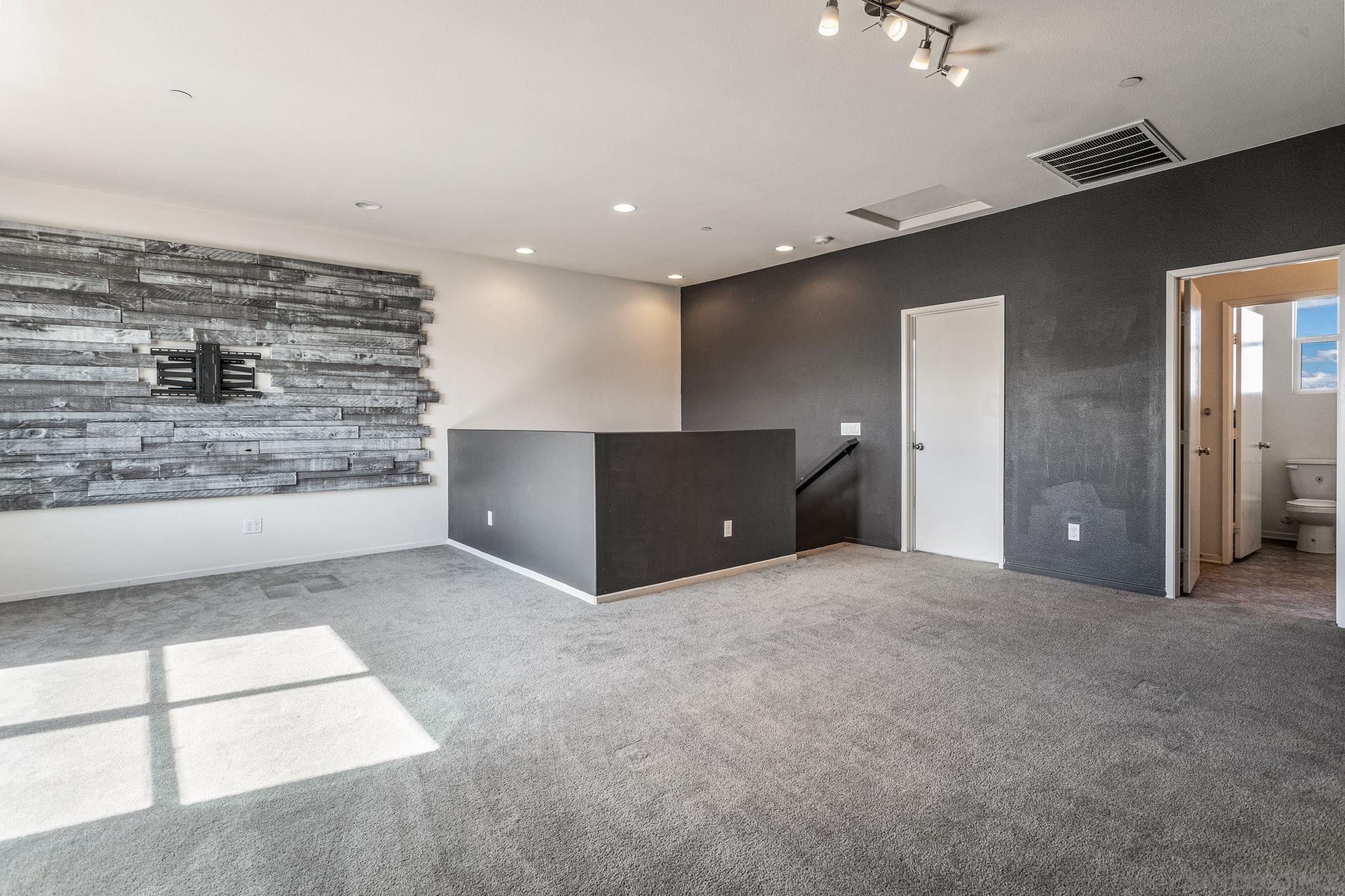 Detail Gallery Image 11 of 15 For 1520  Santa Carolina  4, Chula Vista,  CA 91913 - 4 Beds | 3/1 Baths