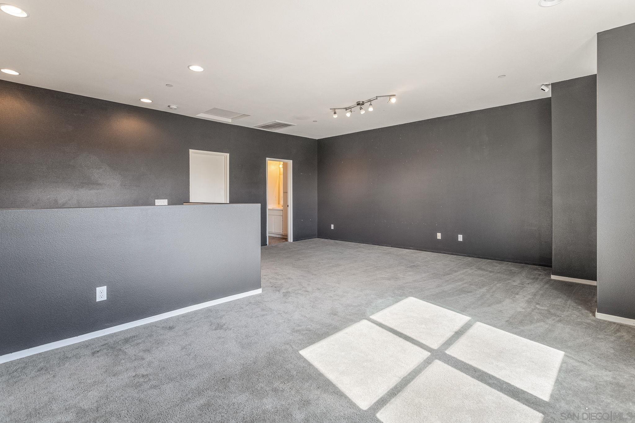 Detail Gallery Image 12 of 15 For 1520  Santa Carolina  4, Chula Vista,  CA 91913 - 4 Beds | 3/1 Baths