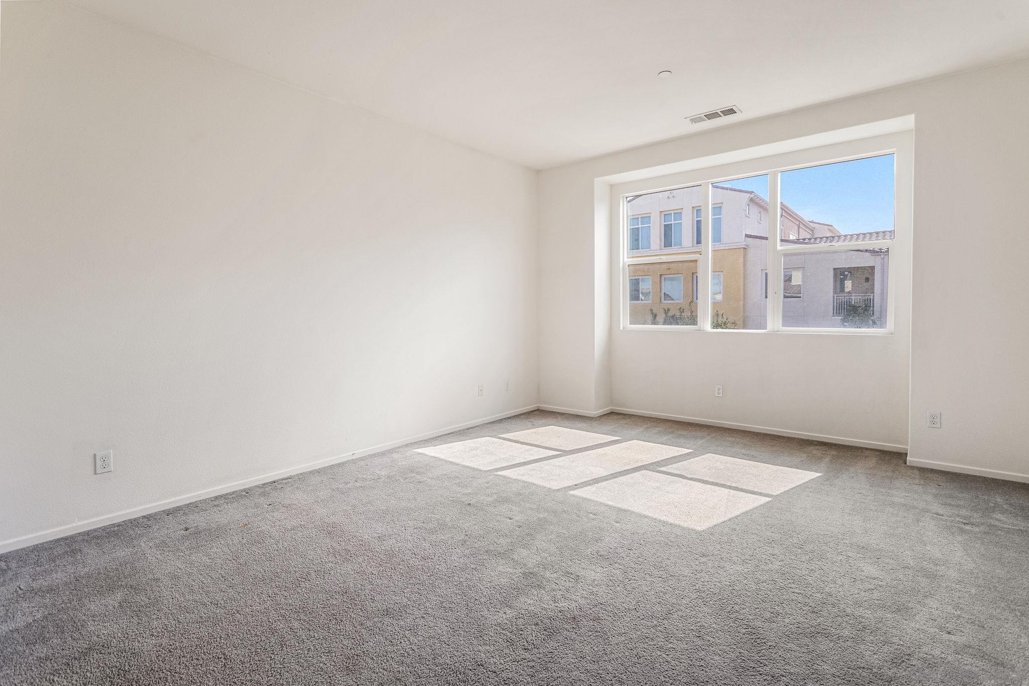 Detail Gallery Image 13 of 15 For 1520  Santa Carolina  4, Chula Vista,  CA 91913 - 4 Beds | 3/1 Baths