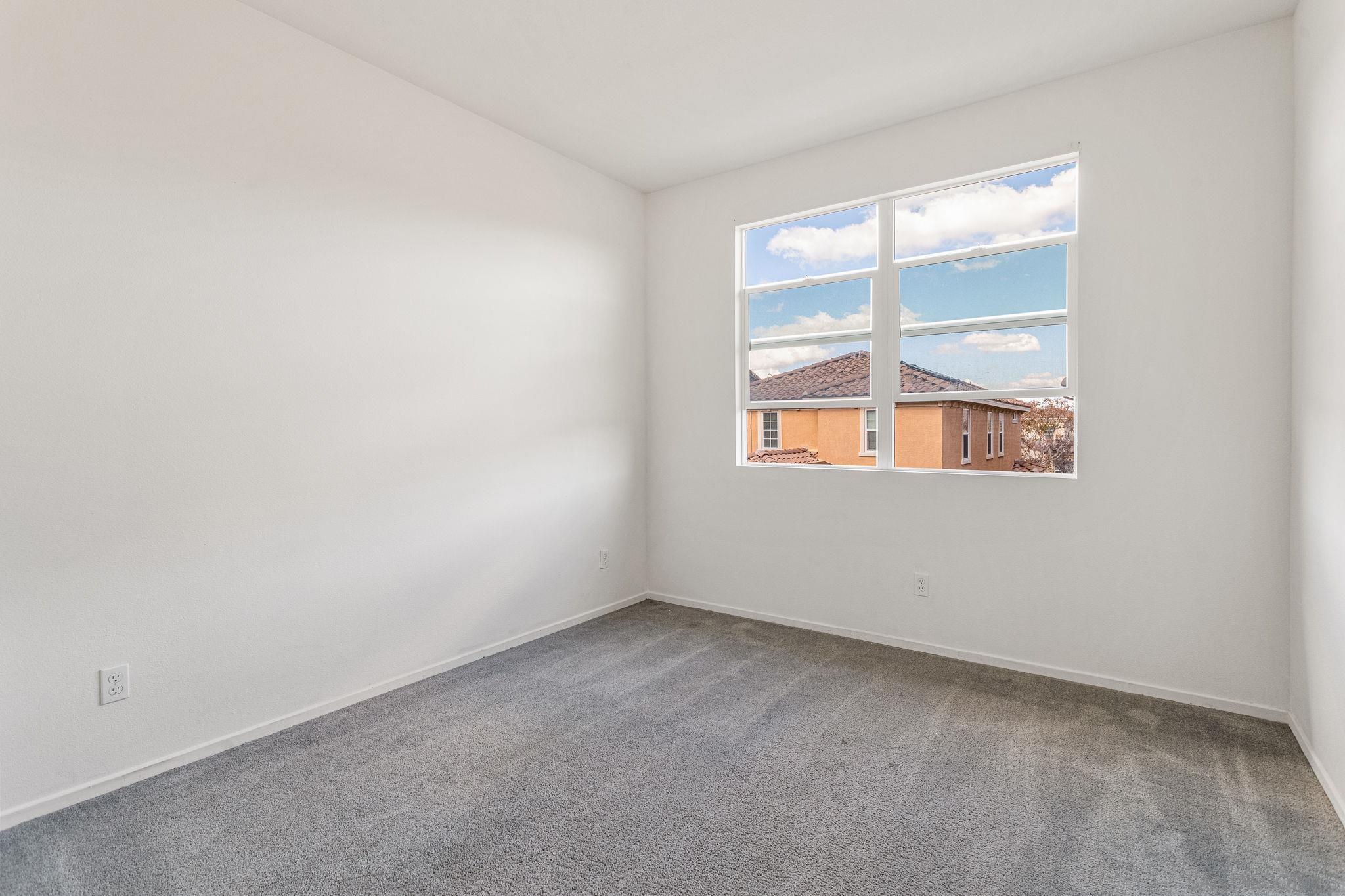 Detail Gallery Image 7 of 15 For 1520  Santa Carolina  4, Chula Vista,  CA 91913 - 4 Beds | 3/1 Baths