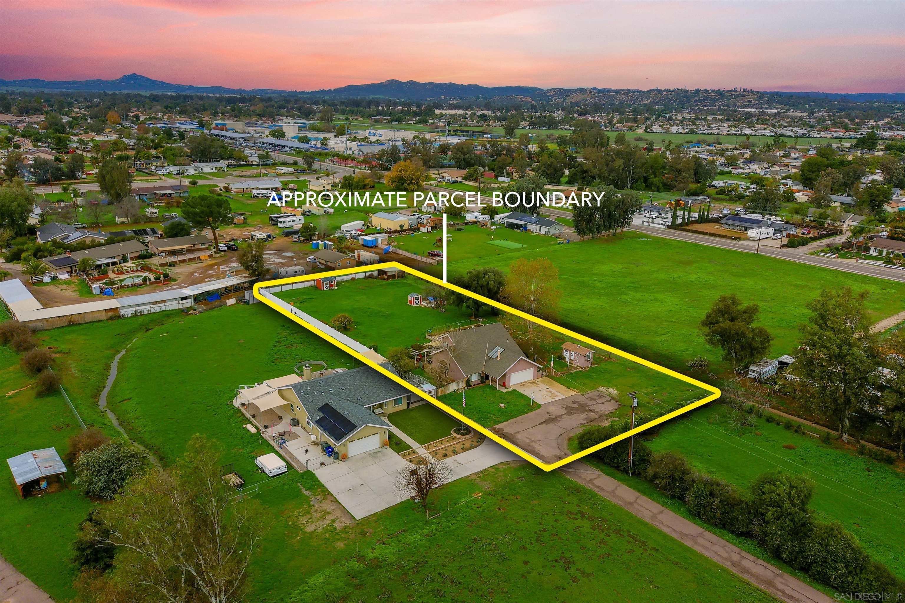 Detail Gallery Image 2 of 43 For 1465  Barnett Rd., Ramona,  CA 92065 - 3 Beds | 2 Baths