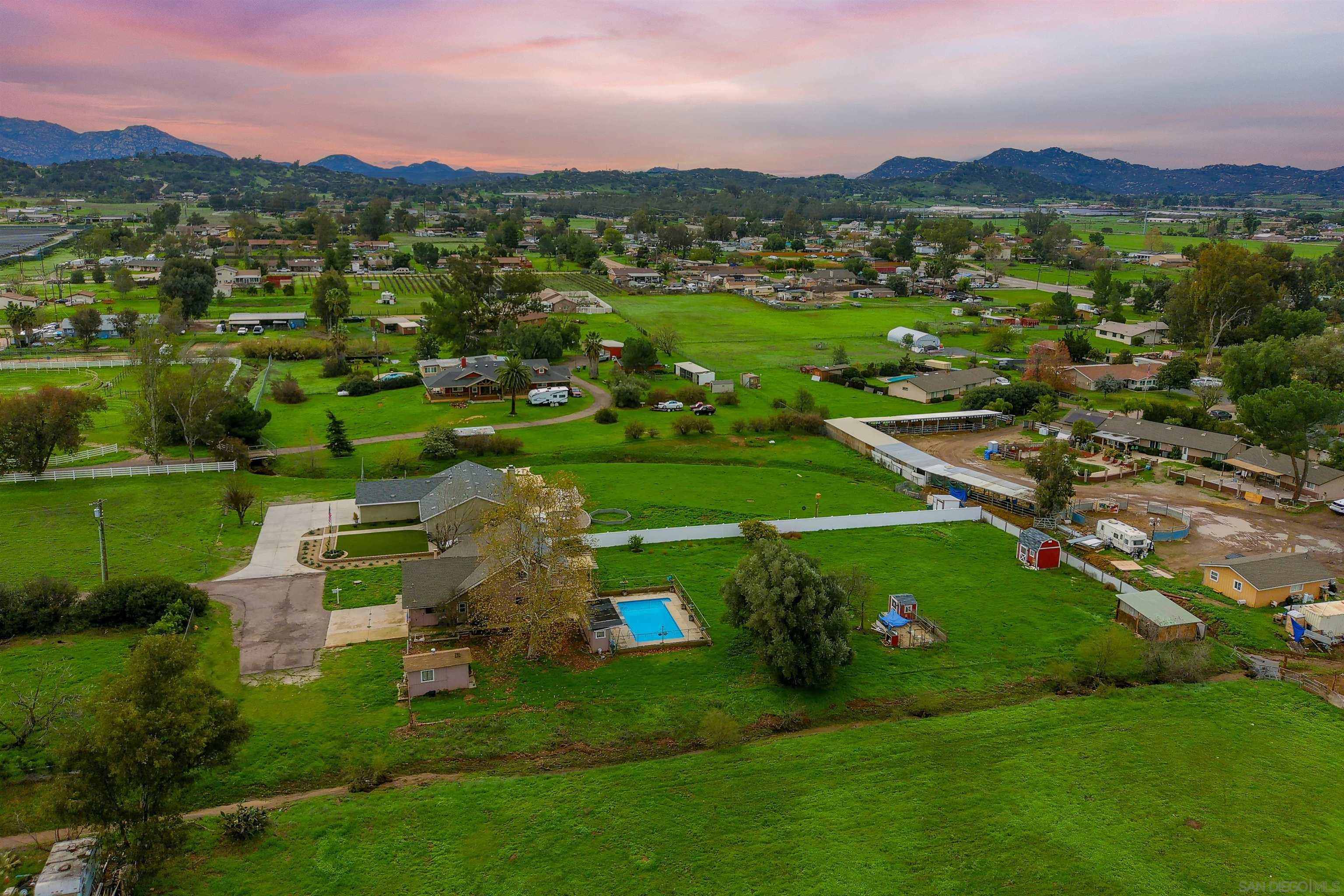 Detail Gallery Image 7 of 43 For 1465  Barnett Rd., Ramona,  CA 92065 - 3 Beds | 2 Baths