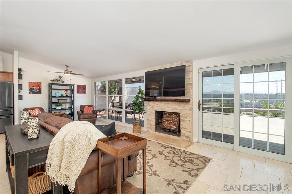 Detail Gallery Image 2 of 24 For 9141  Ronda Avenue, San Diego,  CA 92123 - 3 Beds | 3 Baths