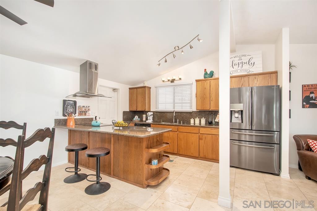 Detail Gallery Image 7 of 24 For 9141  Ronda Avenue, San Diego,  CA 92123 - 3 Beds | 3 Baths