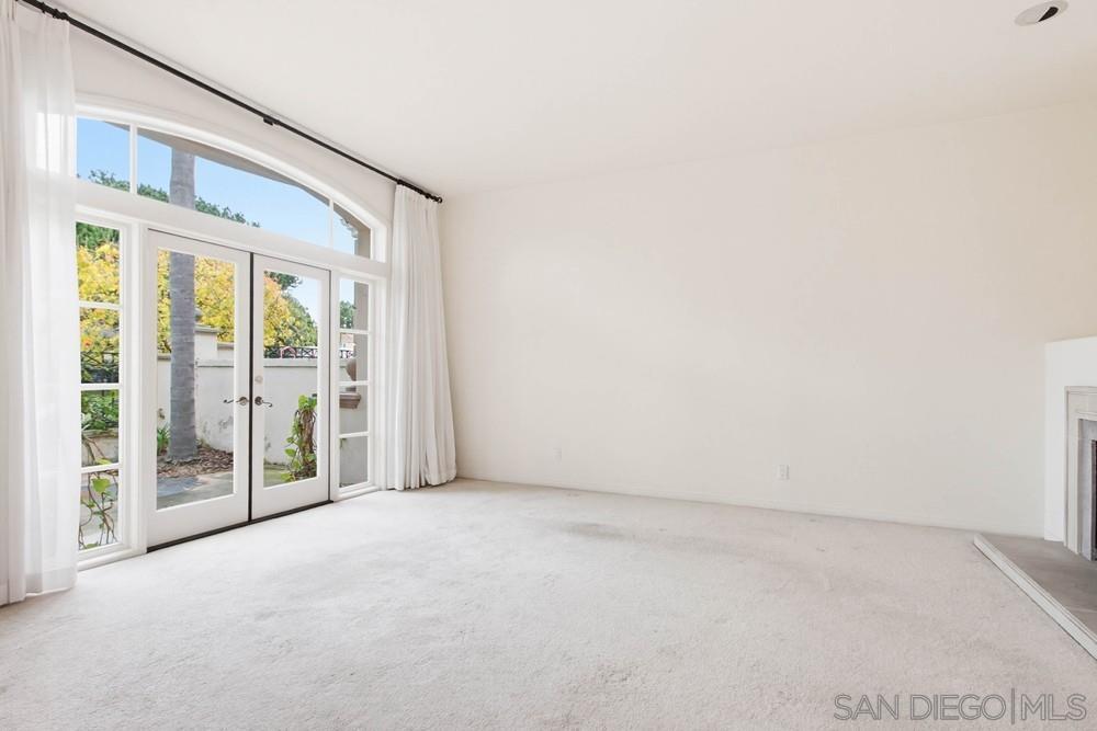 Detail Gallery Image 14 of 42 For 5226  Renaissance Ave, San Diego,  CA 92122 - 4 Beds | 2/1 Baths