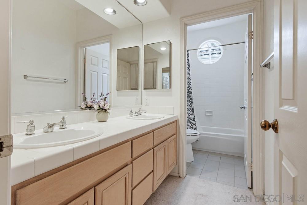 Detail Gallery Image 30 of 42 For 5226  Renaissance Ave, San Diego,  CA 92122 - 4 Beds | 2/1 Baths