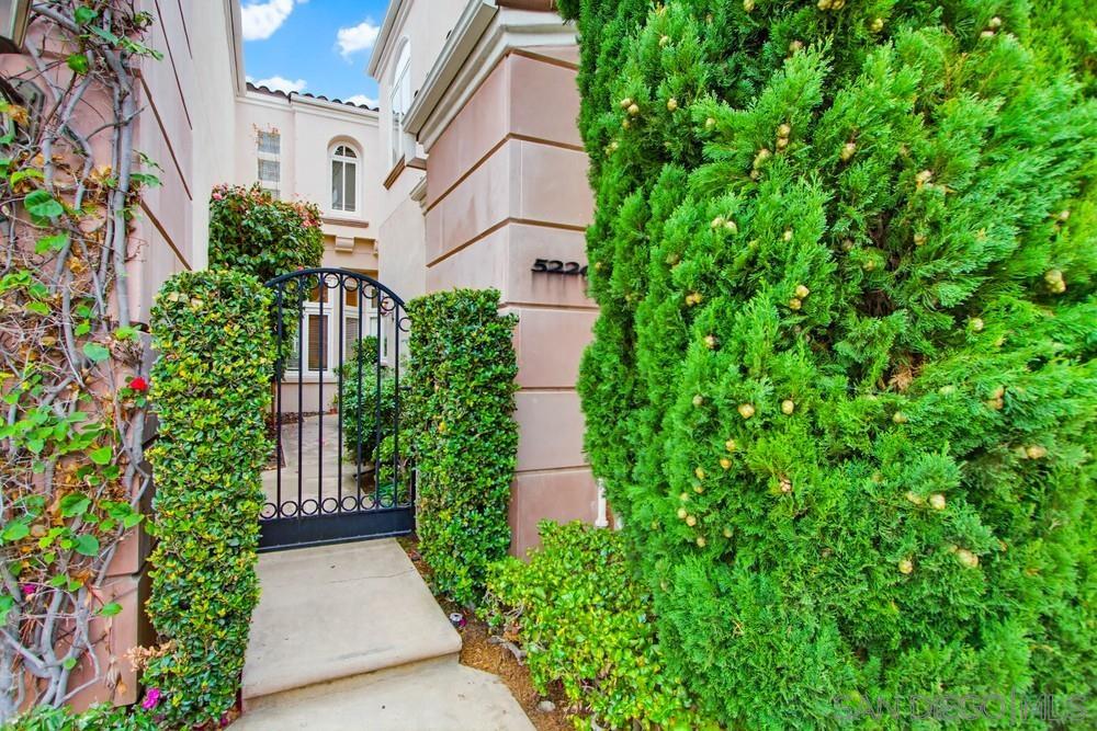 Detail Gallery Image 4 of 42 For 5226  Renaissance Ave, San Diego,  CA 92122 - 4 Beds | 2/1 Baths