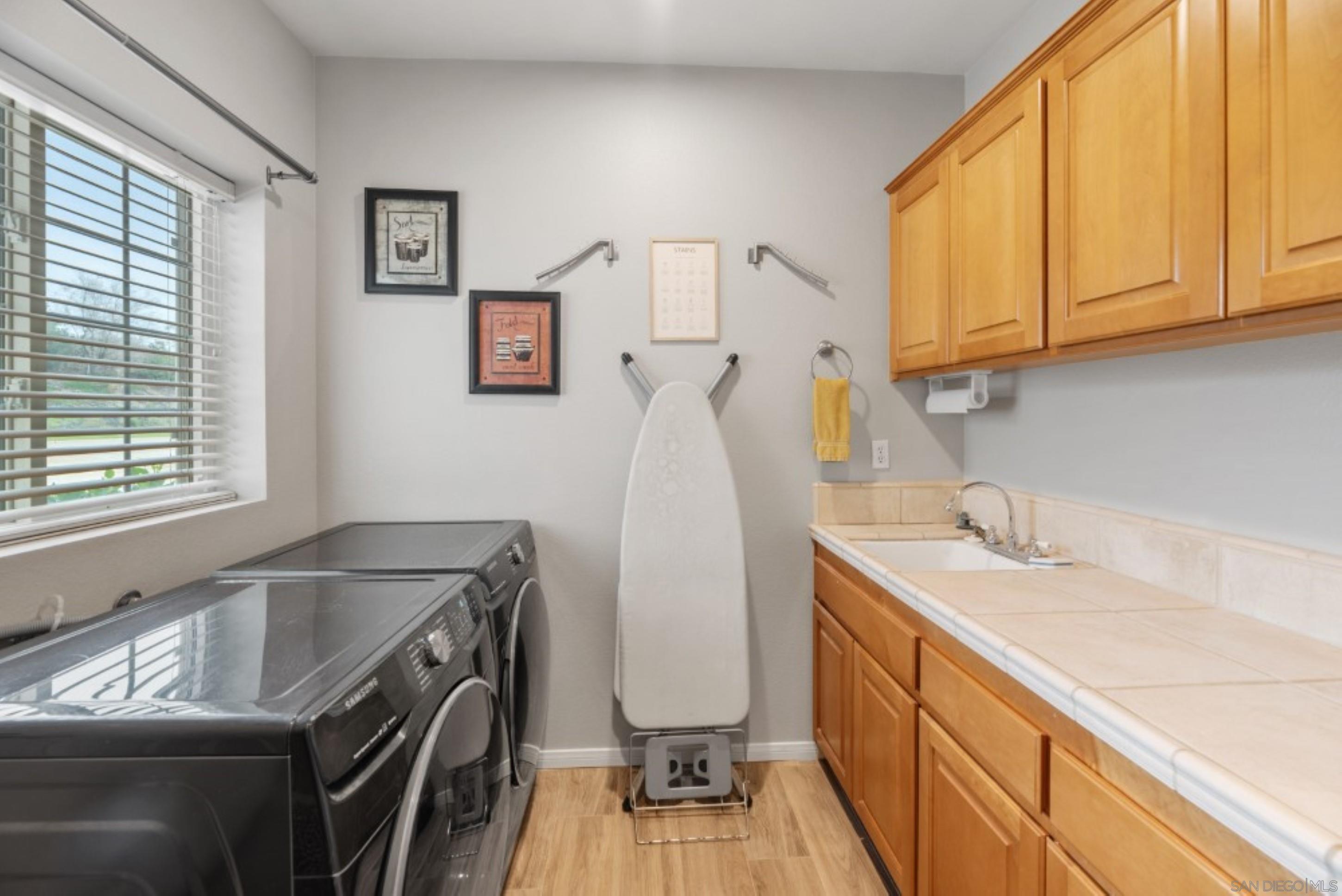 Detail Gallery Image 10 of 52 For 28250  Deep Canyon Dr, Escondido,  CA 92026 - 3 Beds | 2/1 Baths