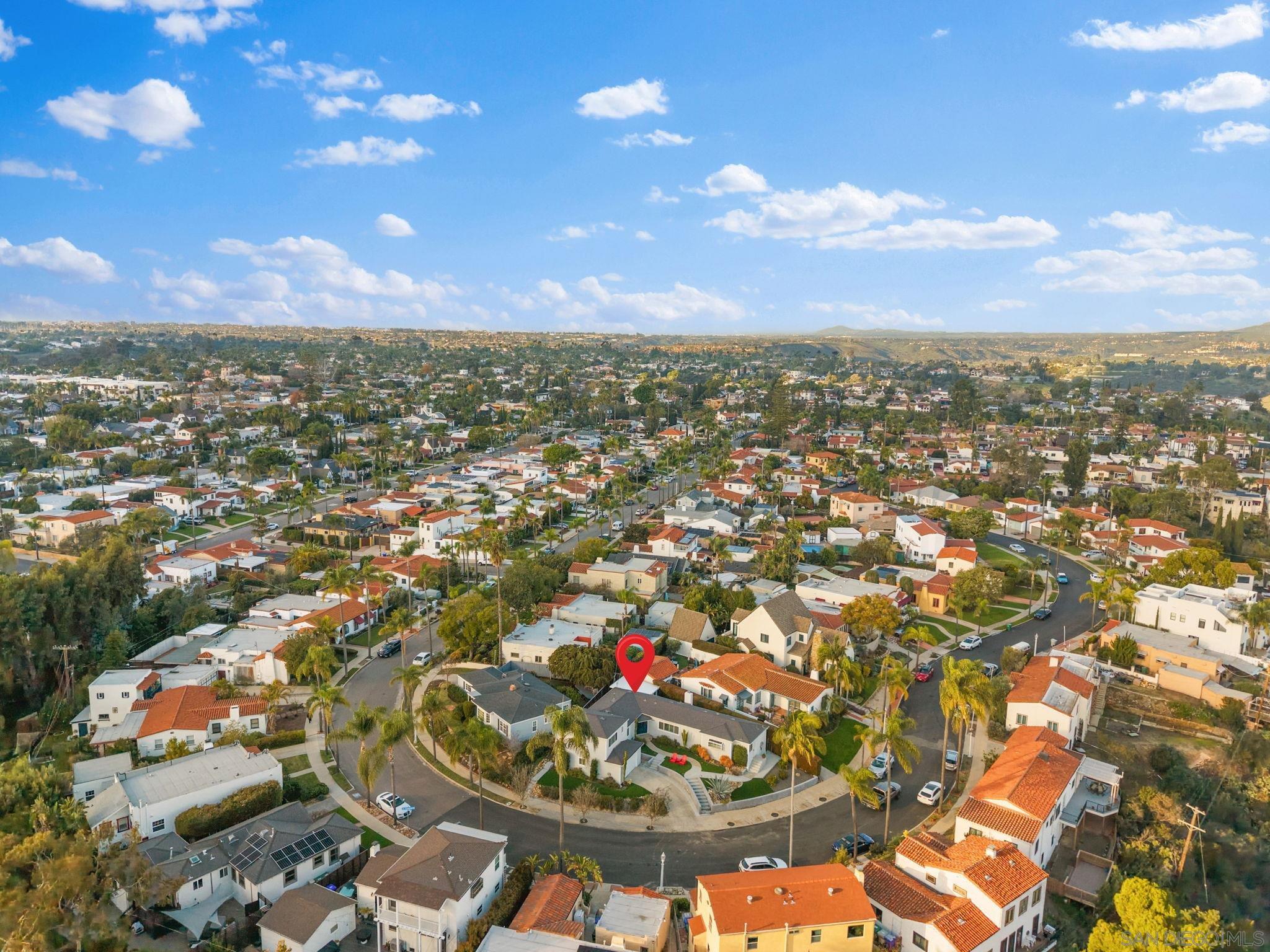 Detail Gallery Image 27 of 31 For 4540 E Talmadge Drive, San Diego,  CA 92116 - 3 Beds | 3 Baths