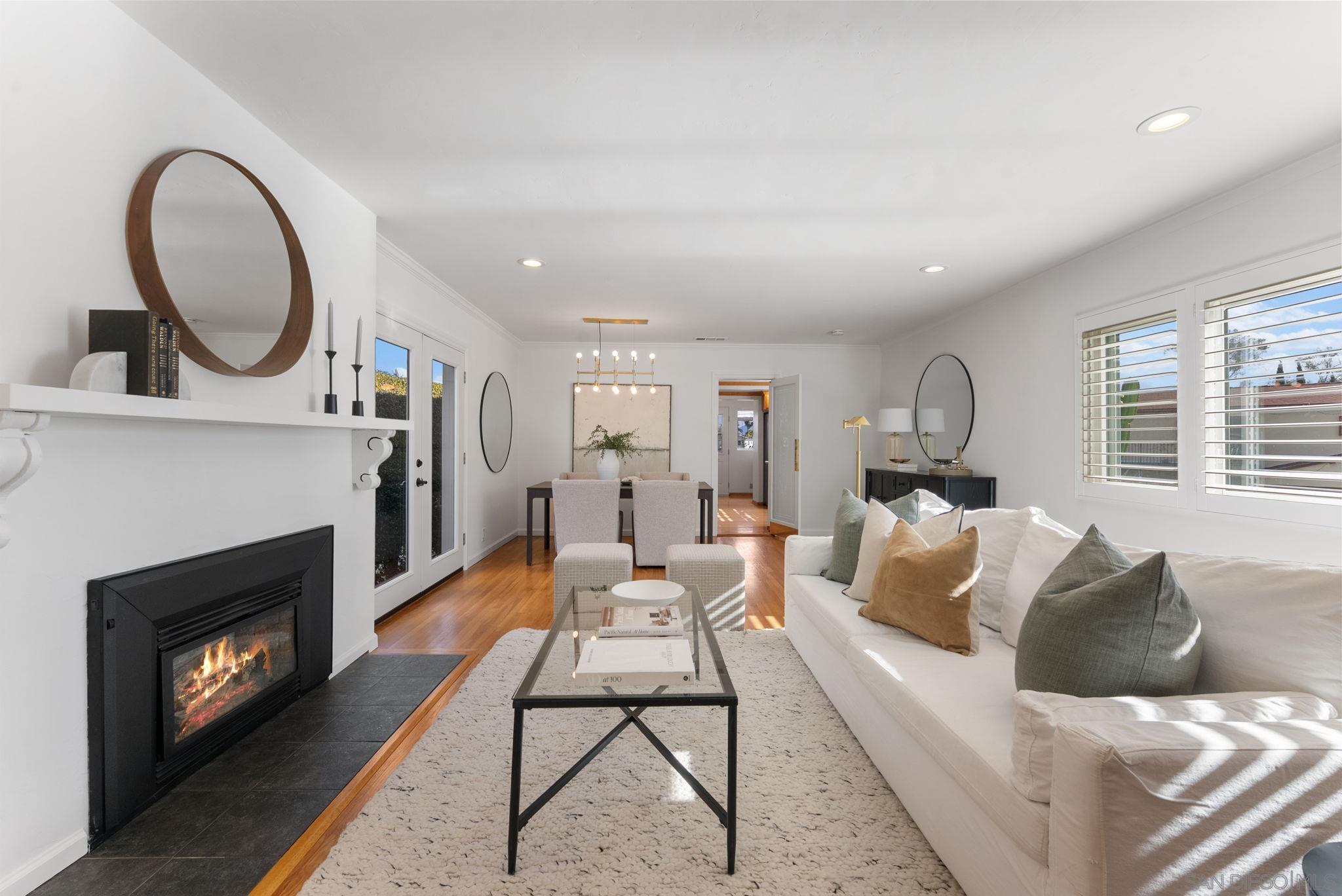 Detail Gallery Image 6 of 31 For 4540 E Talmadge Drive, San Diego,  CA 92116 - 3 Beds | 3 Baths