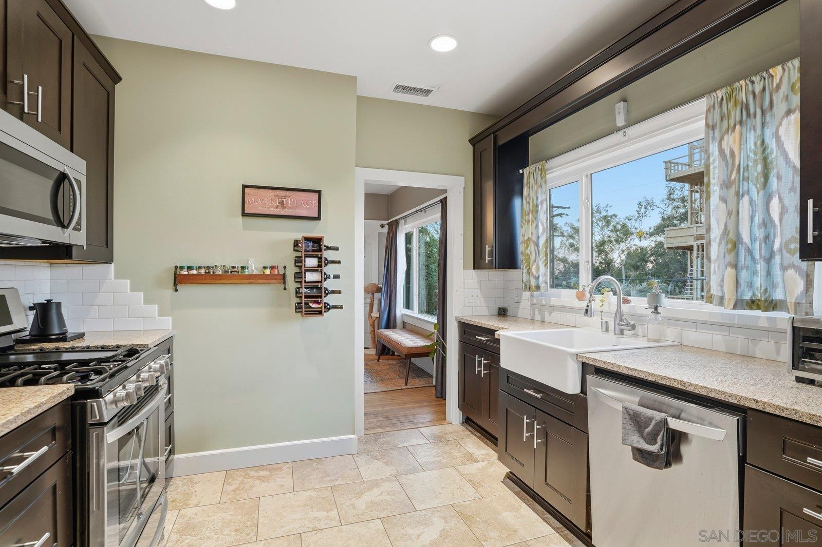 Detail Gallery Image 14 of 34 For 801  27th St, San Diego,  CA 92102 - 2 Beds | 1 Baths