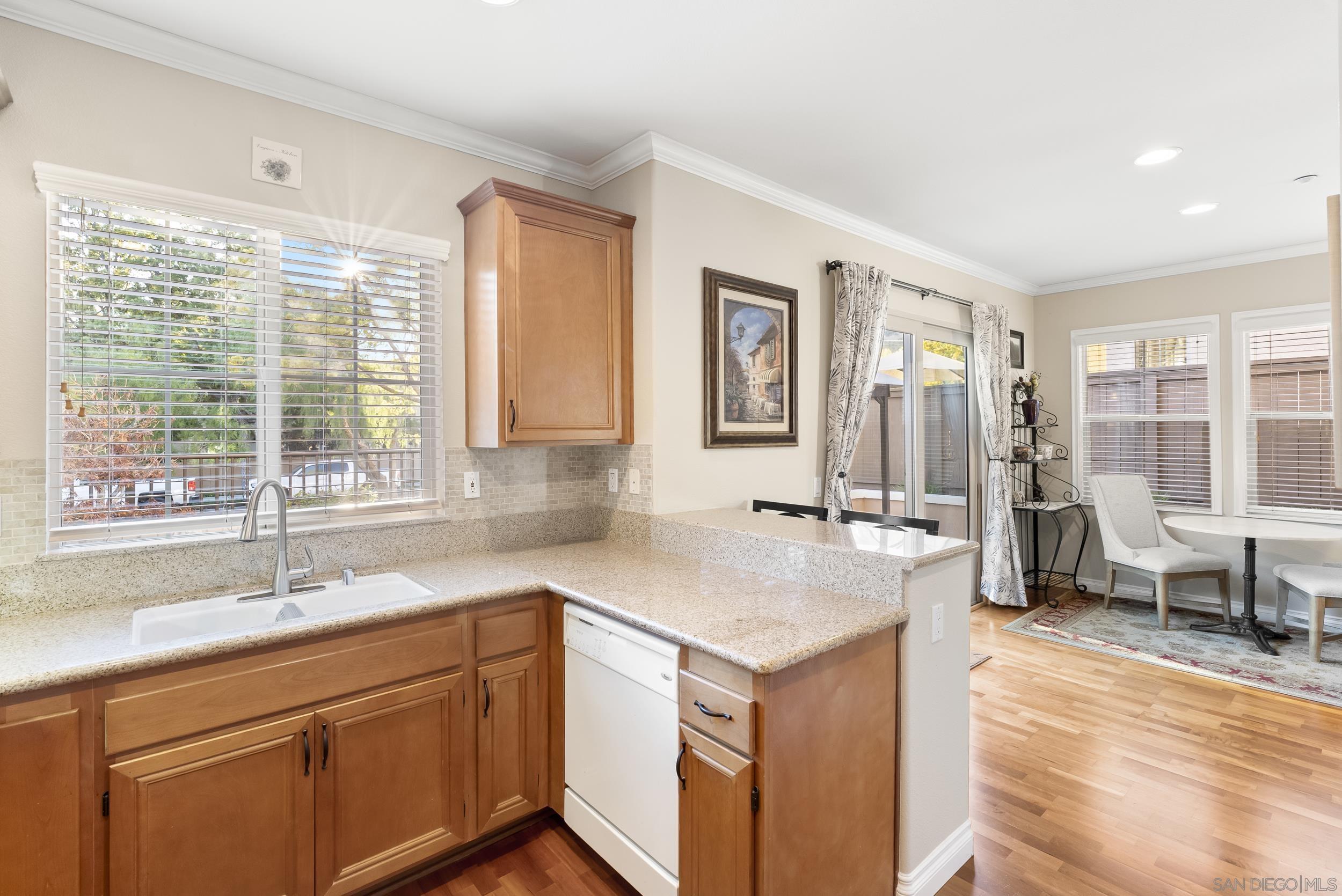 Detail Gallery Image 12 of 25 For 2688  Bellezza Drive, San Diego,  CA 92108 - 2 Beds | 2/1 Baths