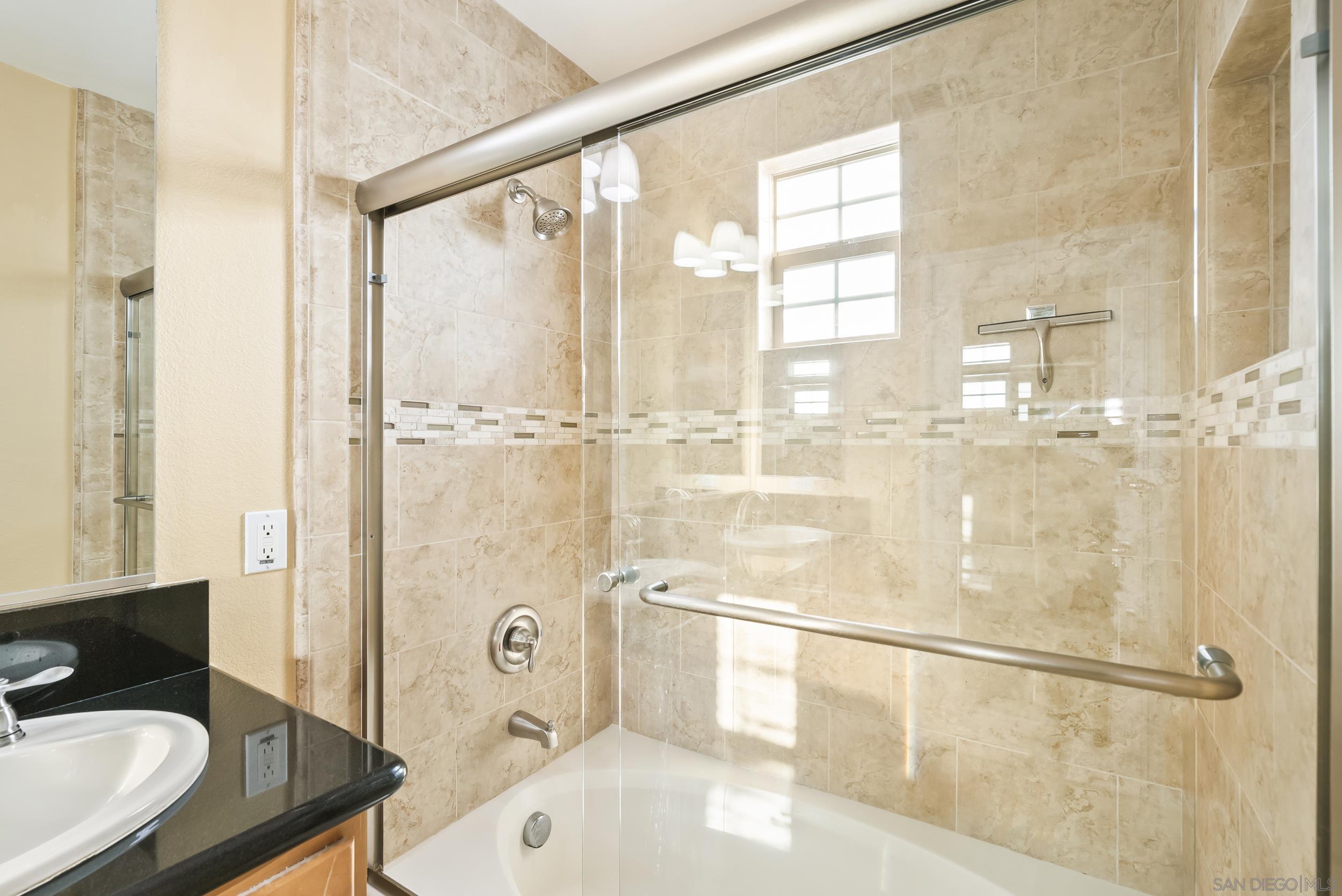 Detail Gallery Image 17 of 25 For 2688  Bellezza Drive, San Diego,  CA 92108 - 2 Beds | 2/1 Baths