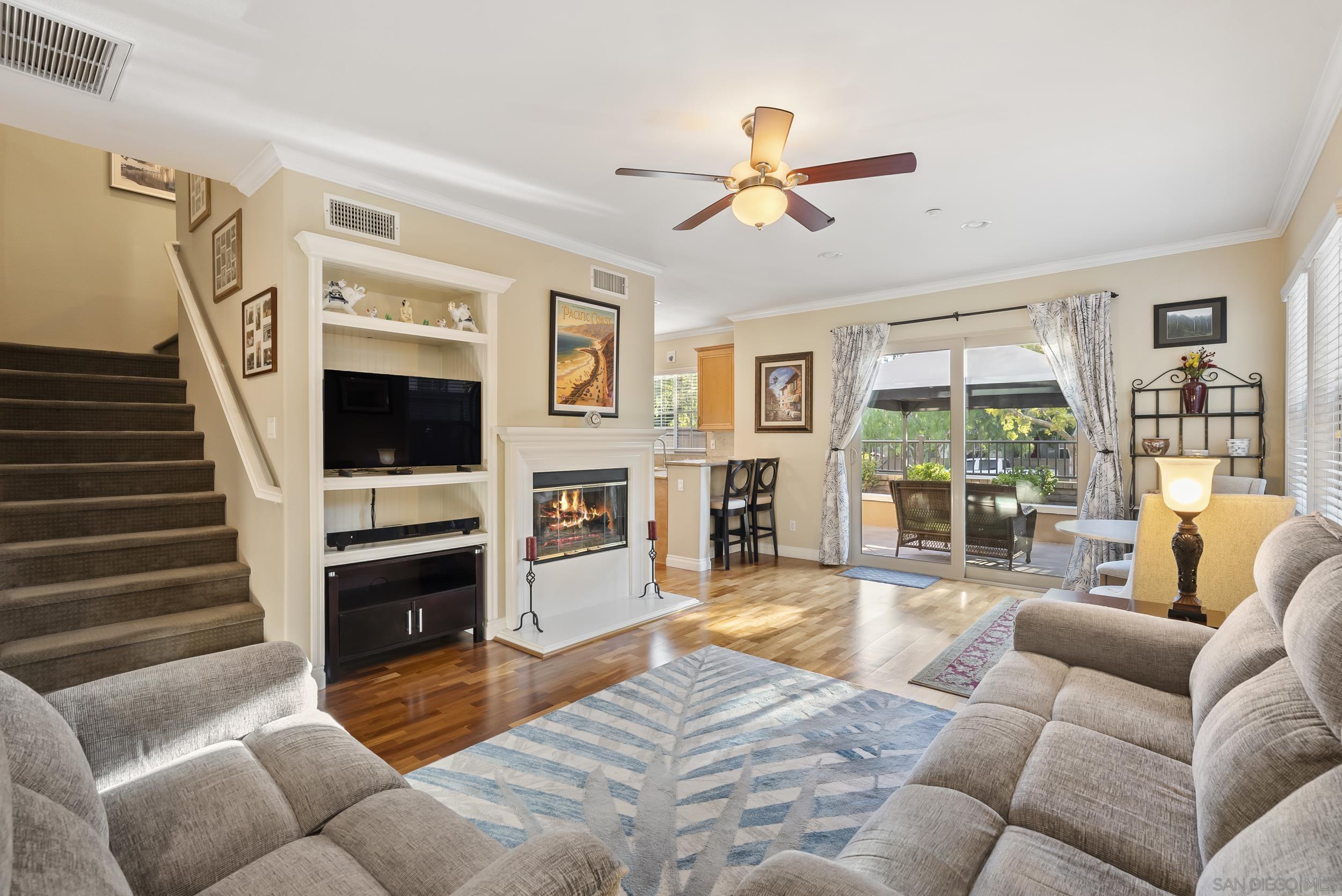 Detail Gallery Image 3 of 25 For 2688  Bellezza Drive, San Diego,  CA 92108 - 2 Beds | 2/1 Baths