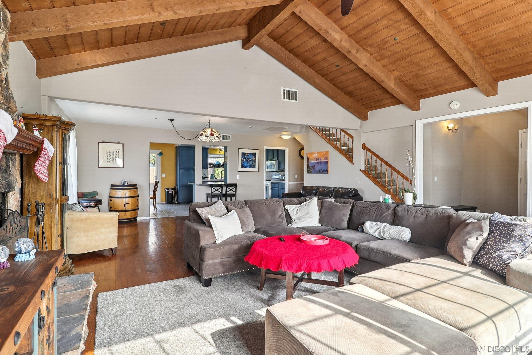 Detail Gallery Image 12 of 30 For 584 E Bobier, Vista,  CA 92084 - 4 Beds | 2/1 Baths