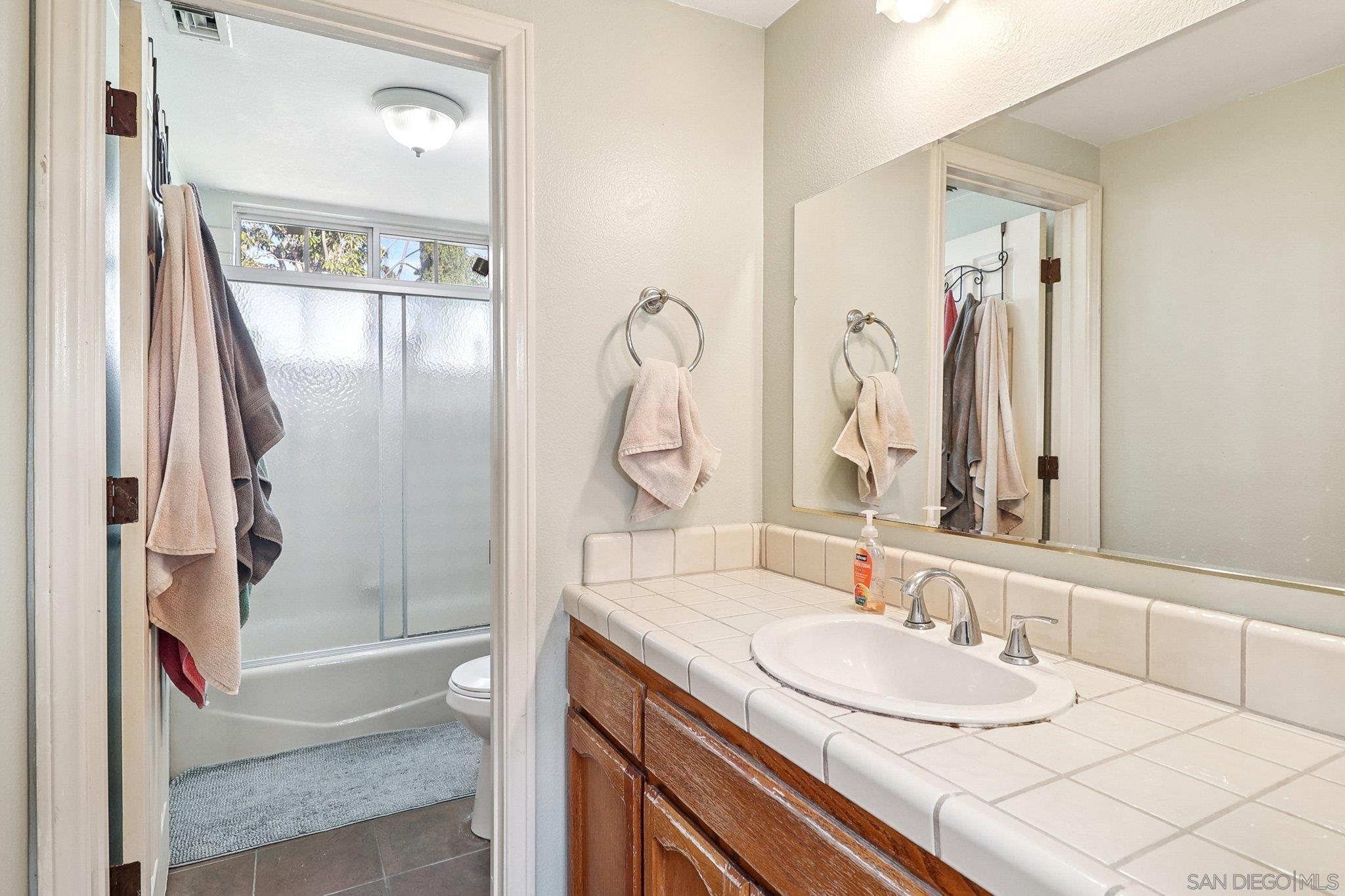 Detail Gallery Image 28 of 30 For 584 E Bobier, Vista,  CA 92084 - 4 Beds | 2/1 Baths