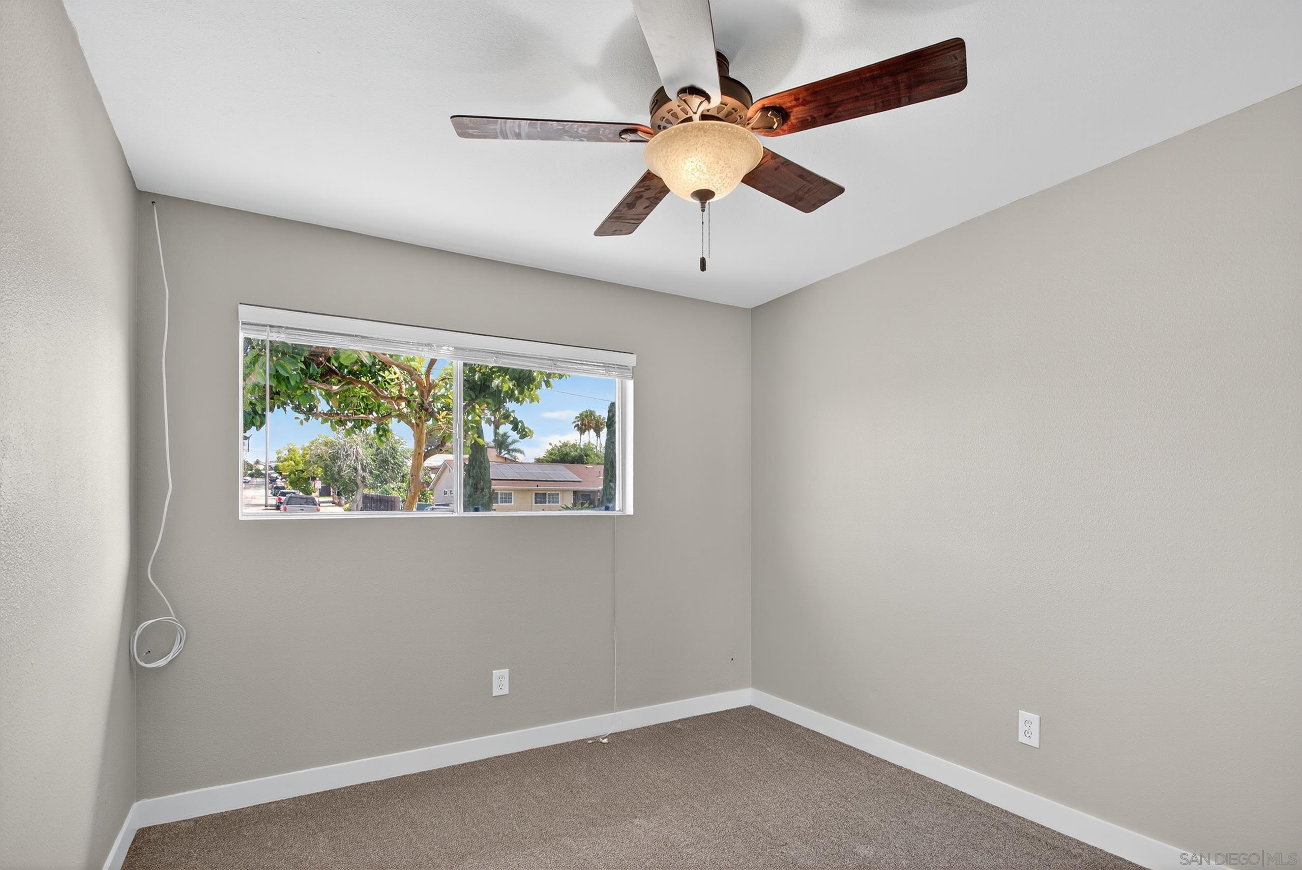 Detail Gallery Image 12 of 33 For 3907  Genine Dr., Oceanside,  CA 92056 - 4 Beds | 2 Baths