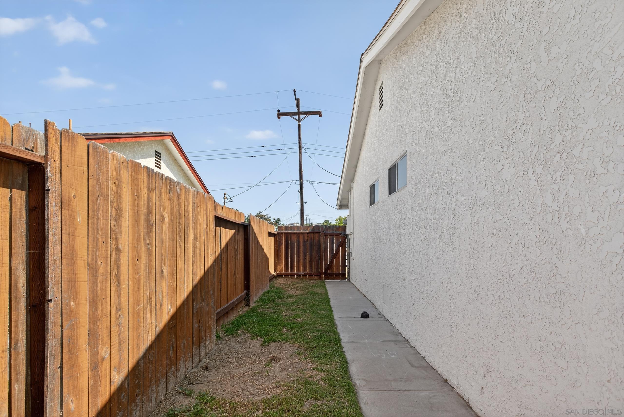 Detail Gallery Image 26 of 33 For 3907  Genine Dr., Oceanside,  CA 92056 - 4 Beds | 2 Baths