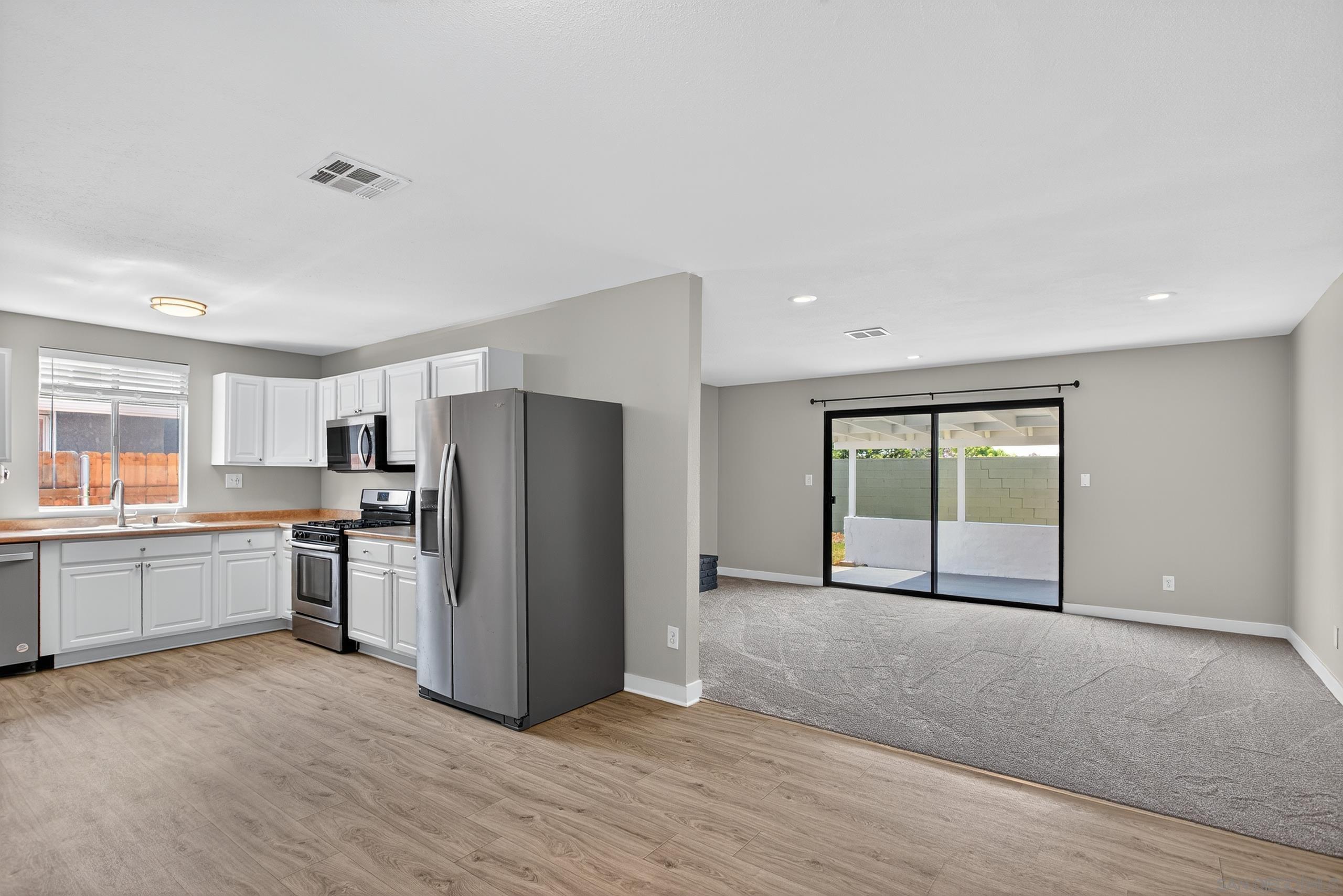 Detail Gallery Image 9 of 33 For 3907  Genine Dr., Oceanside,  CA 92056 - 4 Beds | 2 Baths