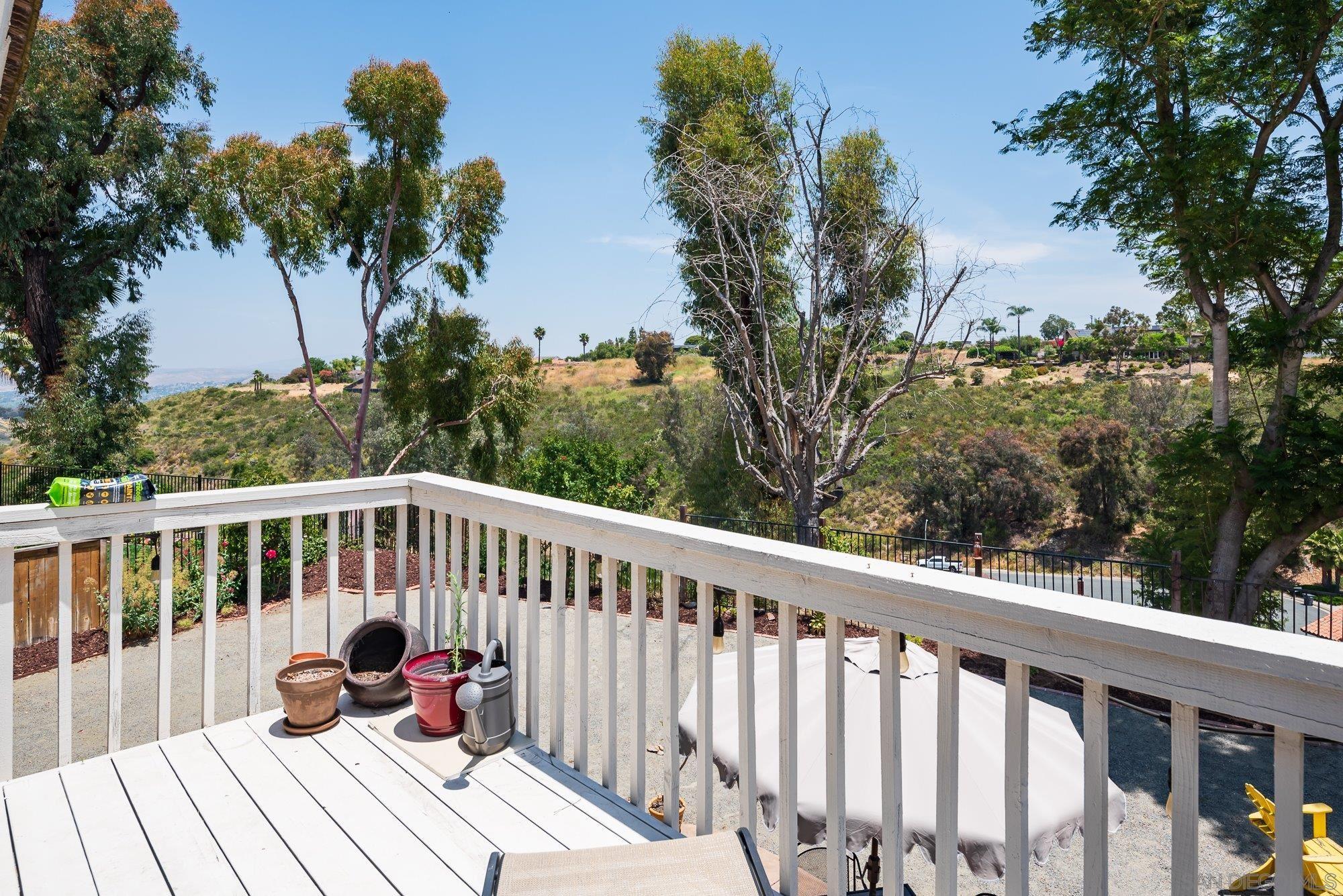 Detail Gallery Image 14 of 30 For 1122  Erin Dr, El Cajon,  CA 92020 - 4 Beds | 3 Baths