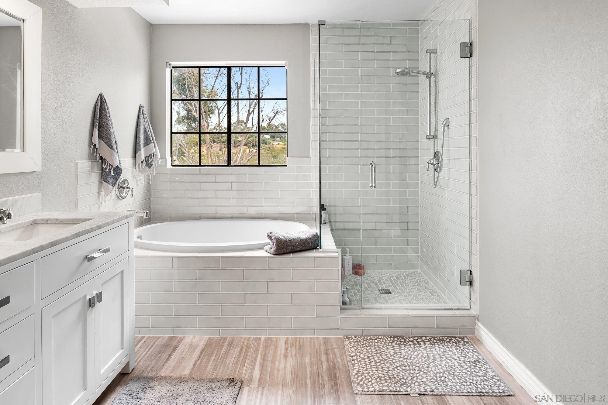 Detail Gallery Image 18 of 30 For 1122  Erin Dr, El Cajon,  CA 92020 - 4 Beds | 3 Baths