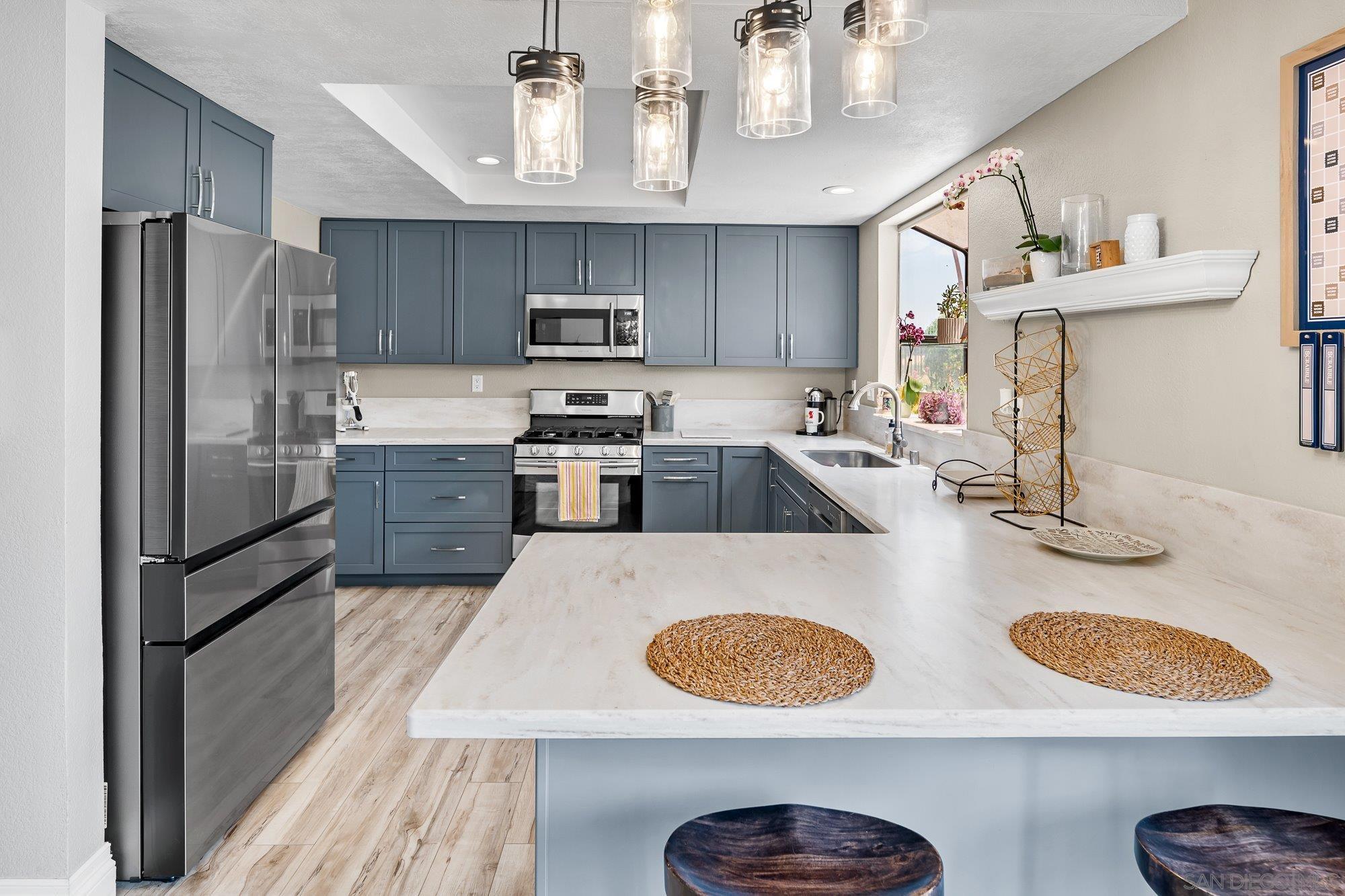 Detail Gallery Image 8 of 30 For 1122  Erin Dr, El Cajon,  CA 92020 - 4 Beds | 3 Baths