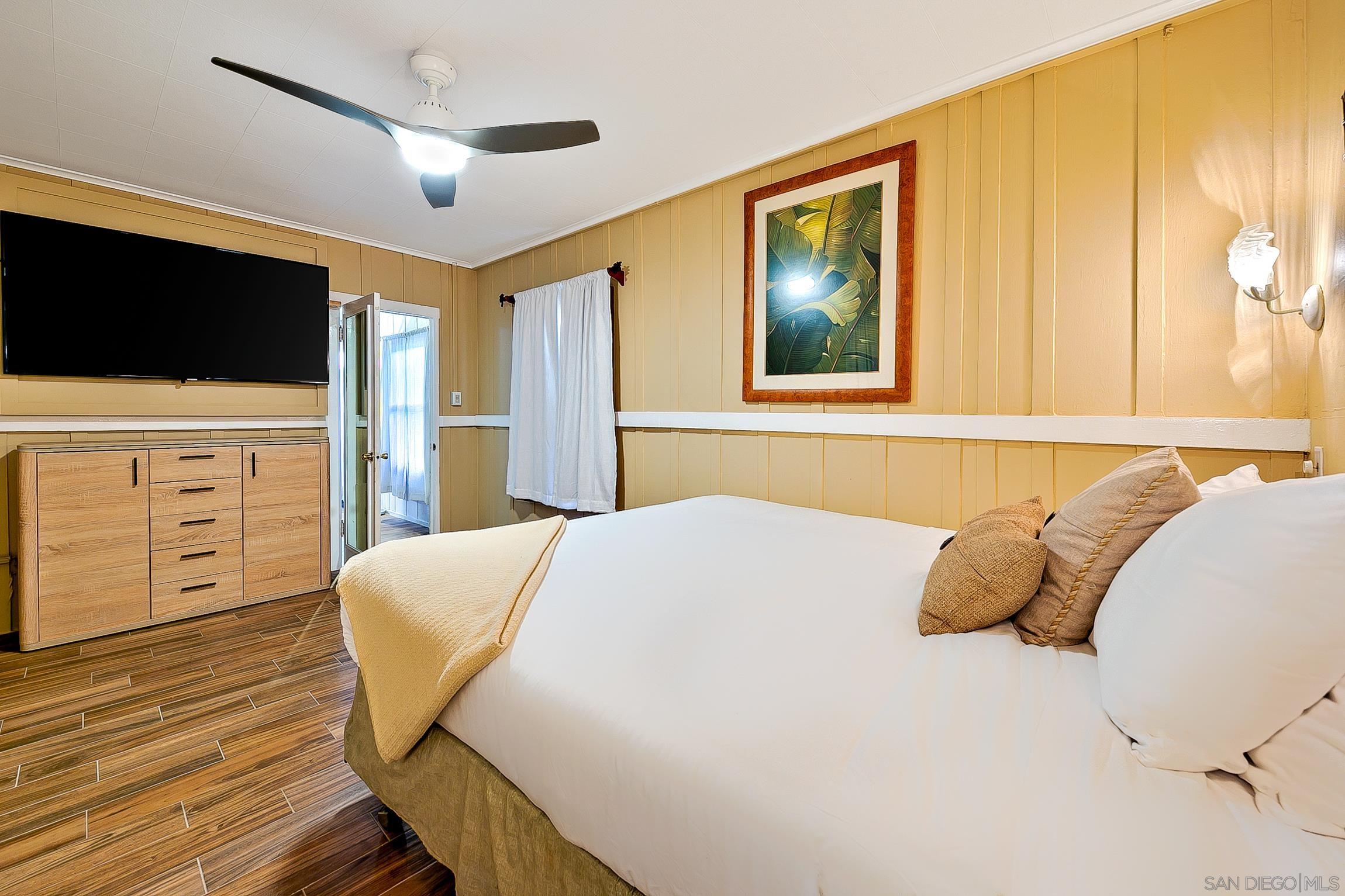 Detail Gallery Image 12 of 34 For 370-72  Nautilus St, La Jolla,  CA 92037 - 3 Beds | 3 Baths