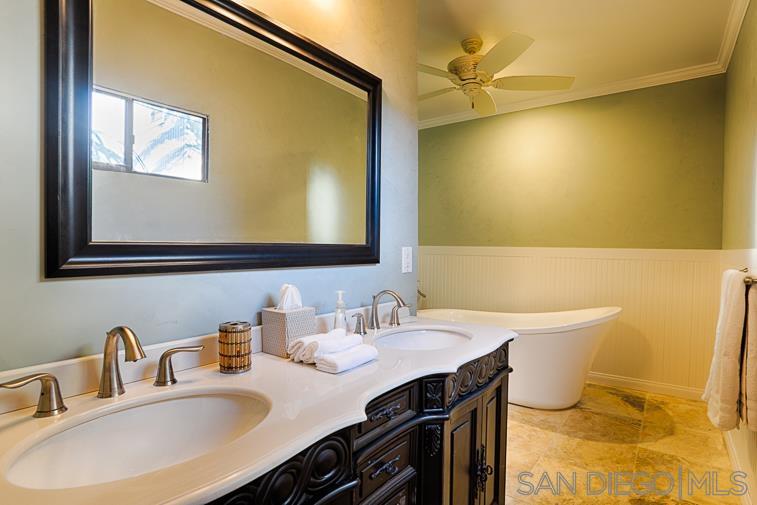 Detail Gallery Image 14 of 34 For 370-72  Nautilus St, La Jolla,  CA 92037 - 3 Beds | 3 Baths