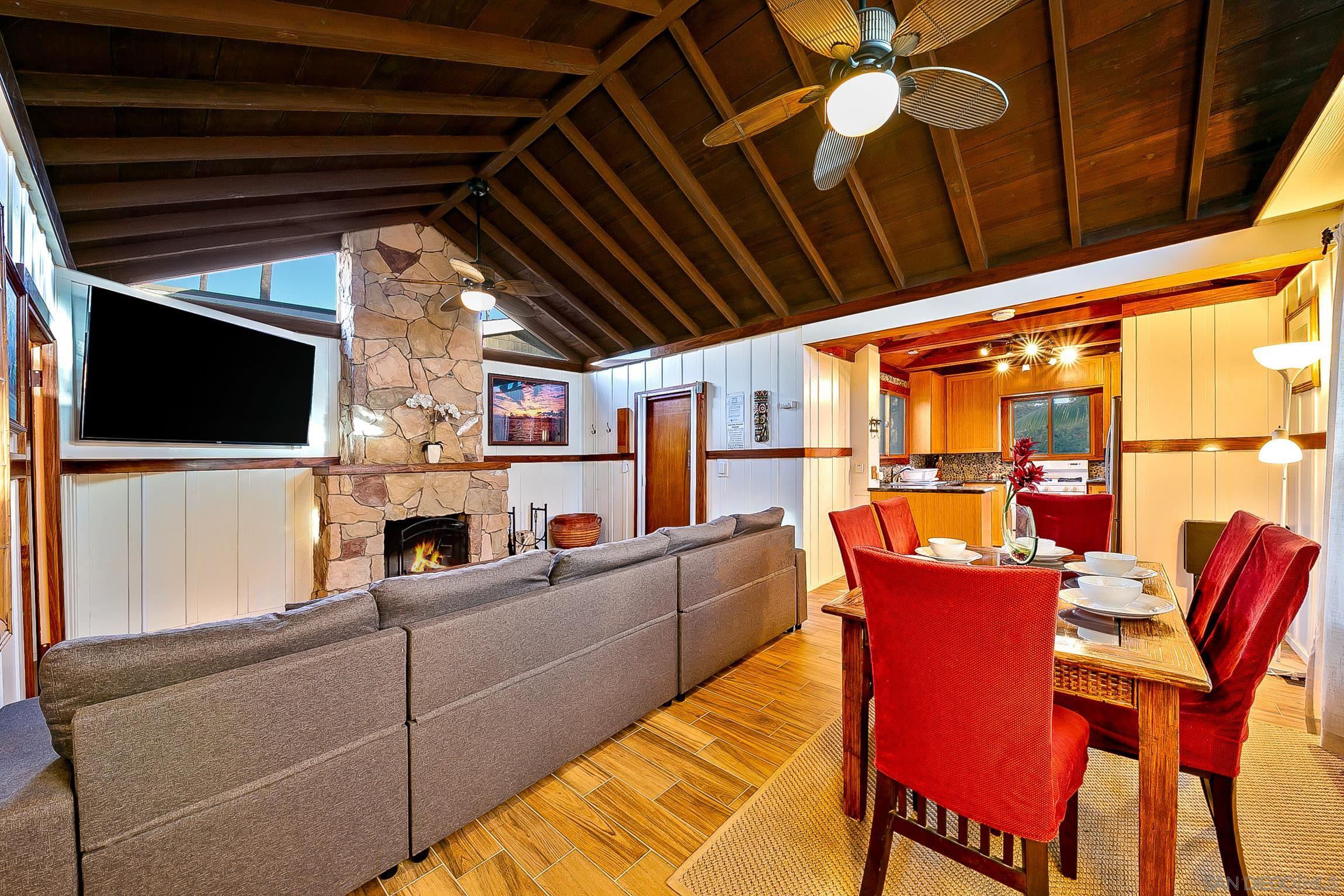 Detail Gallery Image 5 of 34 For 370-72  Nautilus St, La Jolla,  CA 92037 - 3 Beds | 3 Baths