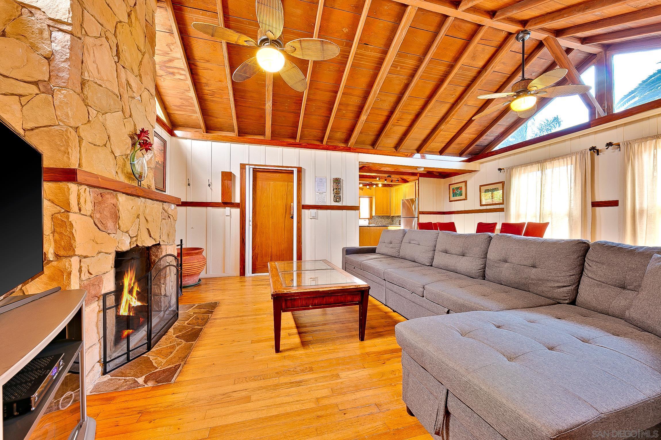 Detail Gallery Image 9 of 34 For 370-72  Nautilus St, La Jolla,  CA 92037 - 3 Beds | 3 Baths