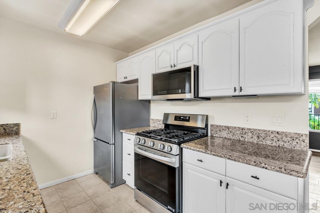 Detail Gallery Image 12 of 21 For 4425  50th St  #17,  San Diego,  CA 92115 - 2 Beds | 1 Baths