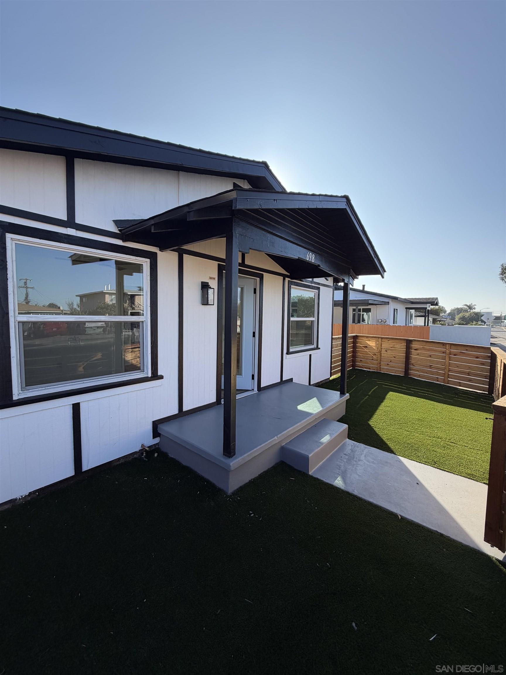 Detail Gallery Image 13 of 20 For 698  J St, Chula Vista,  CA 91910 - 2 Beds | 1 Baths