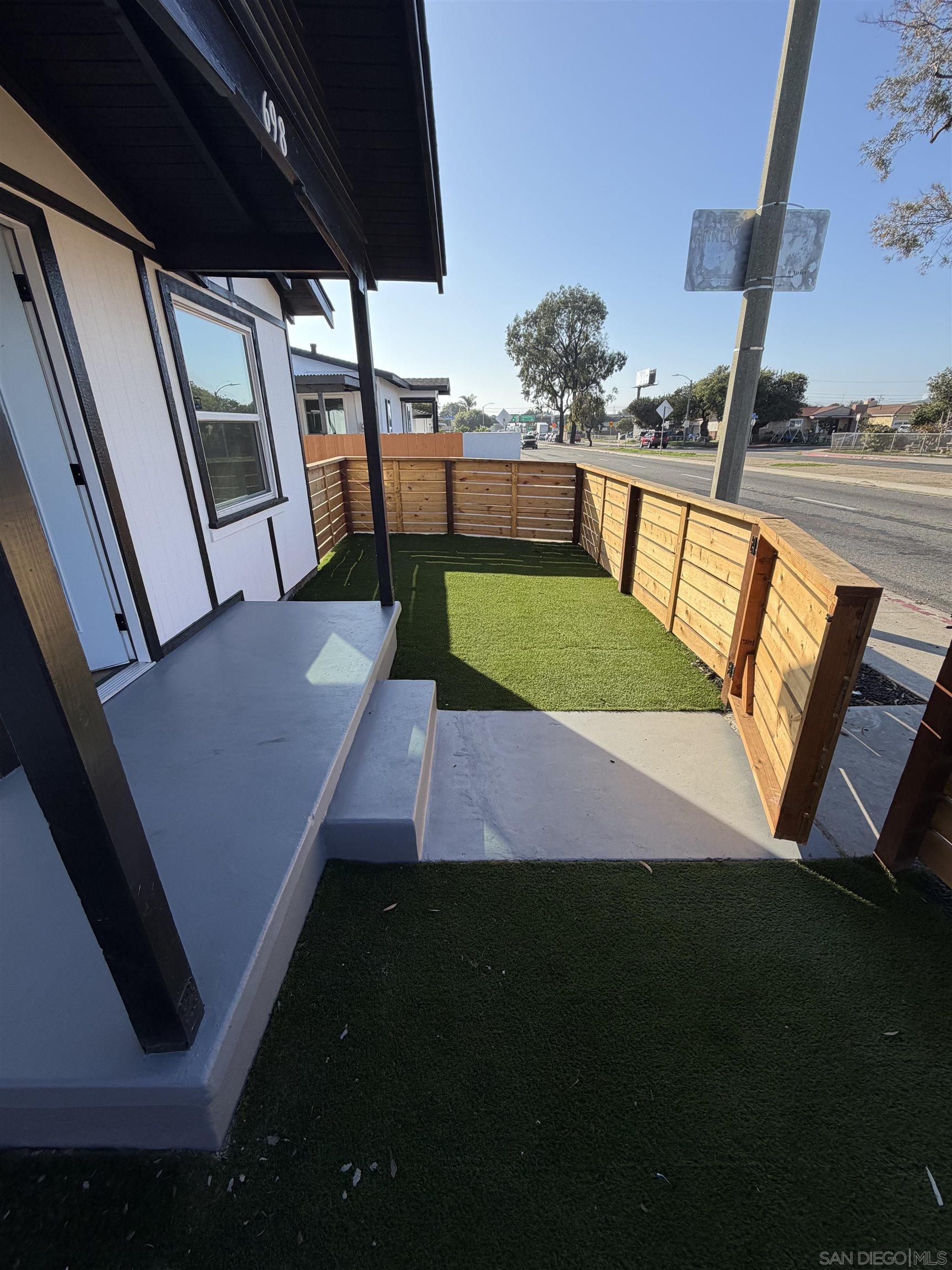 Detail Gallery Image 14 of 20 For 698  J St, Chula Vista,  CA 91910 - 2 Beds | 1 Baths