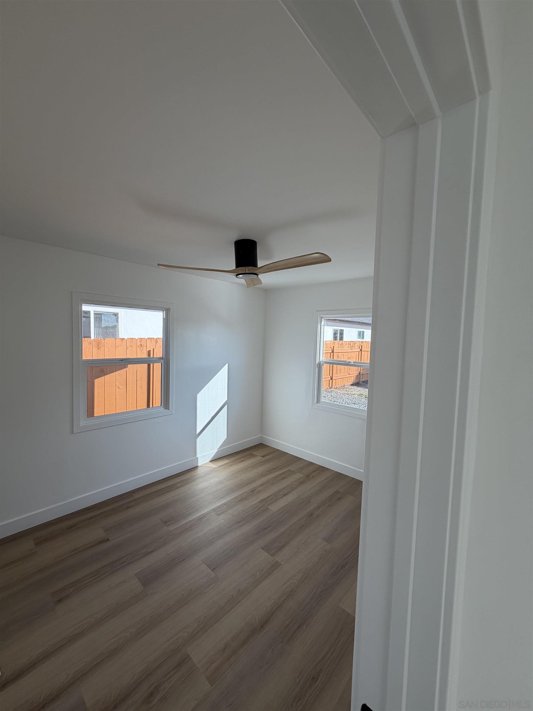 Detail Gallery Image 3 of 20 For 698  J St, Chula Vista,  CA 91910 - 2 Beds | 1 Baths