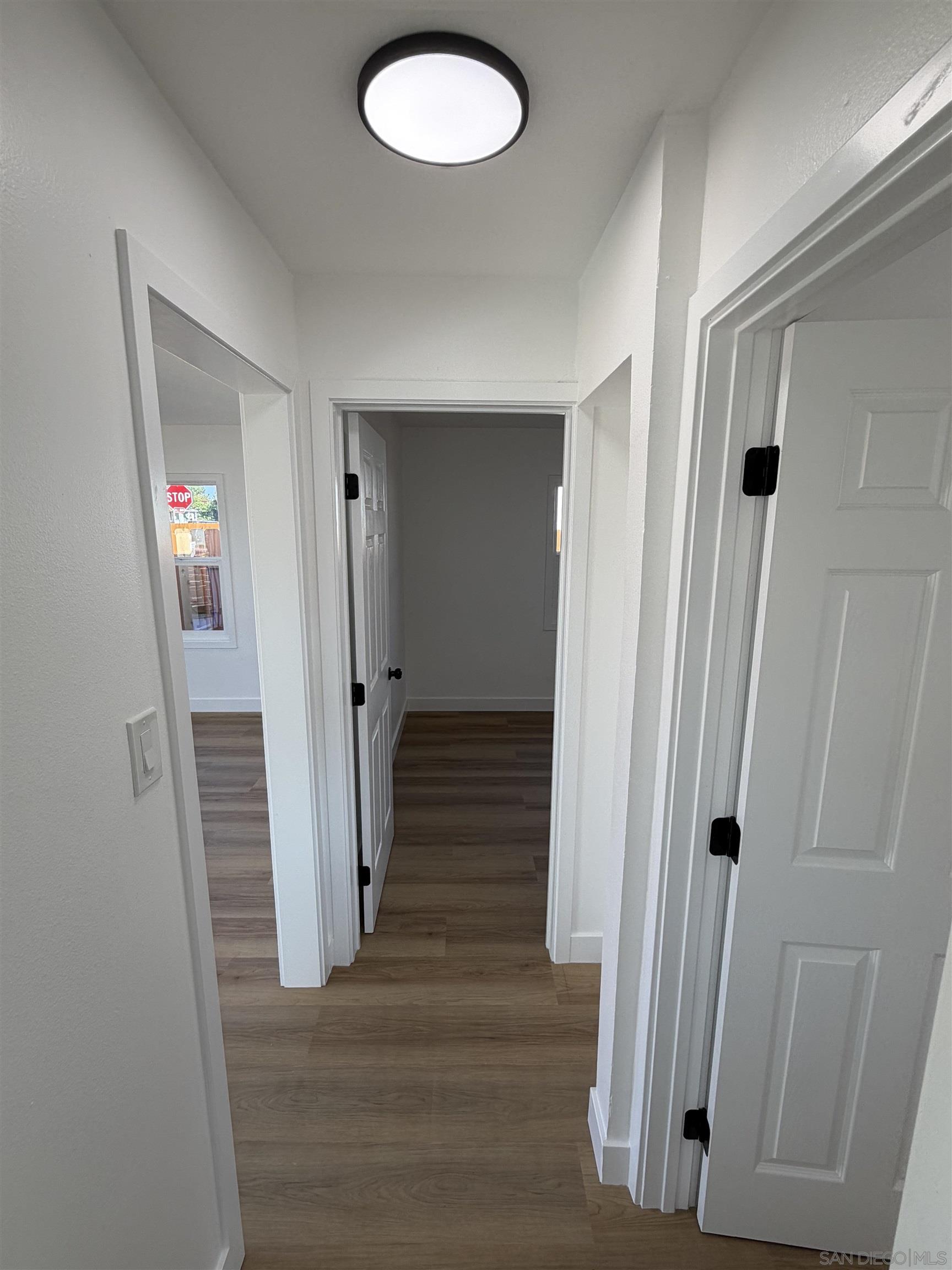 Detail Gallery Image 8 of 20 For 698  J St, Chula Vista,  CA 91910 - 2 Beds | 1 Baths