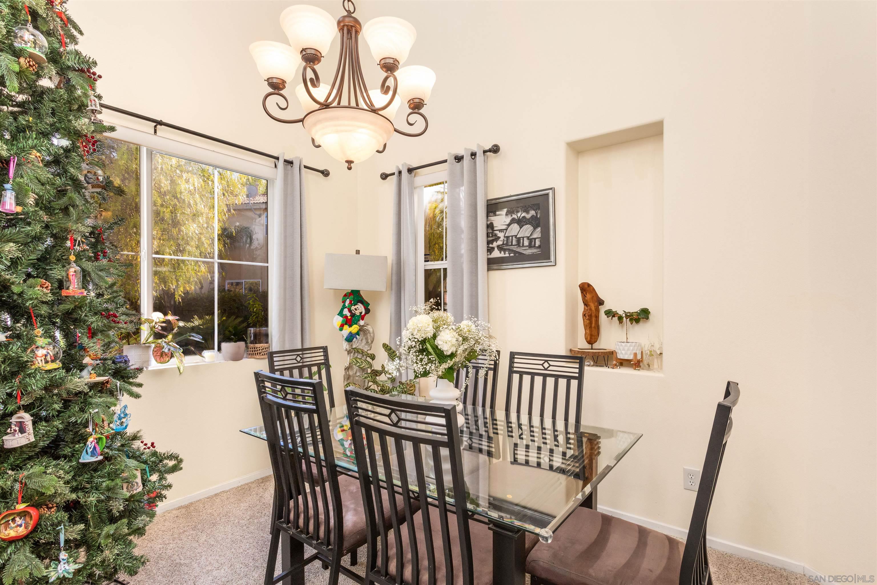 Detail Gallery Image 10 of 62 For 32724  Salvia Cir Winchester, Winchester,  CA 92596 - 5 Beds | 4/1 Baths