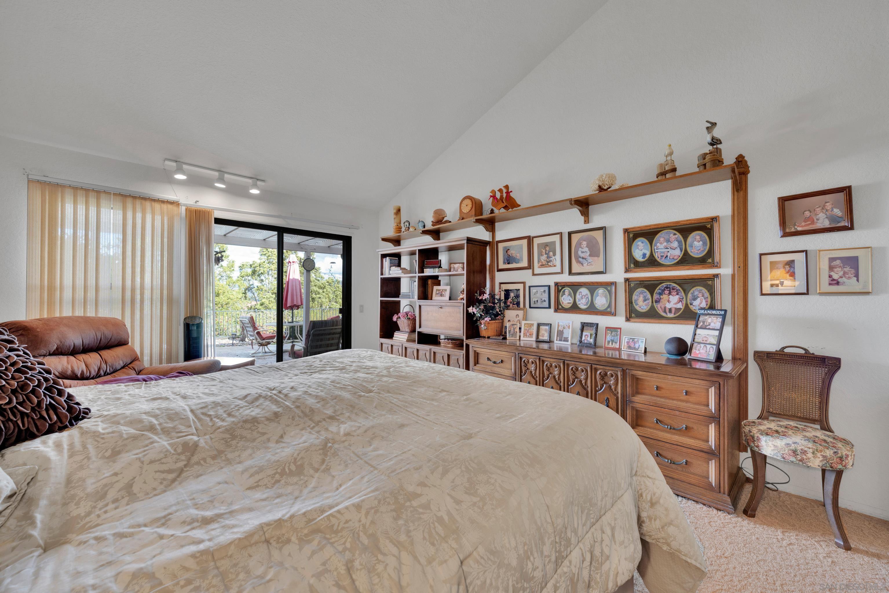 Detail Gallery Image 16 of 33 For 15753  via Calanova, San Diego,  CA 92128 - 2 Beds | 2 Baths