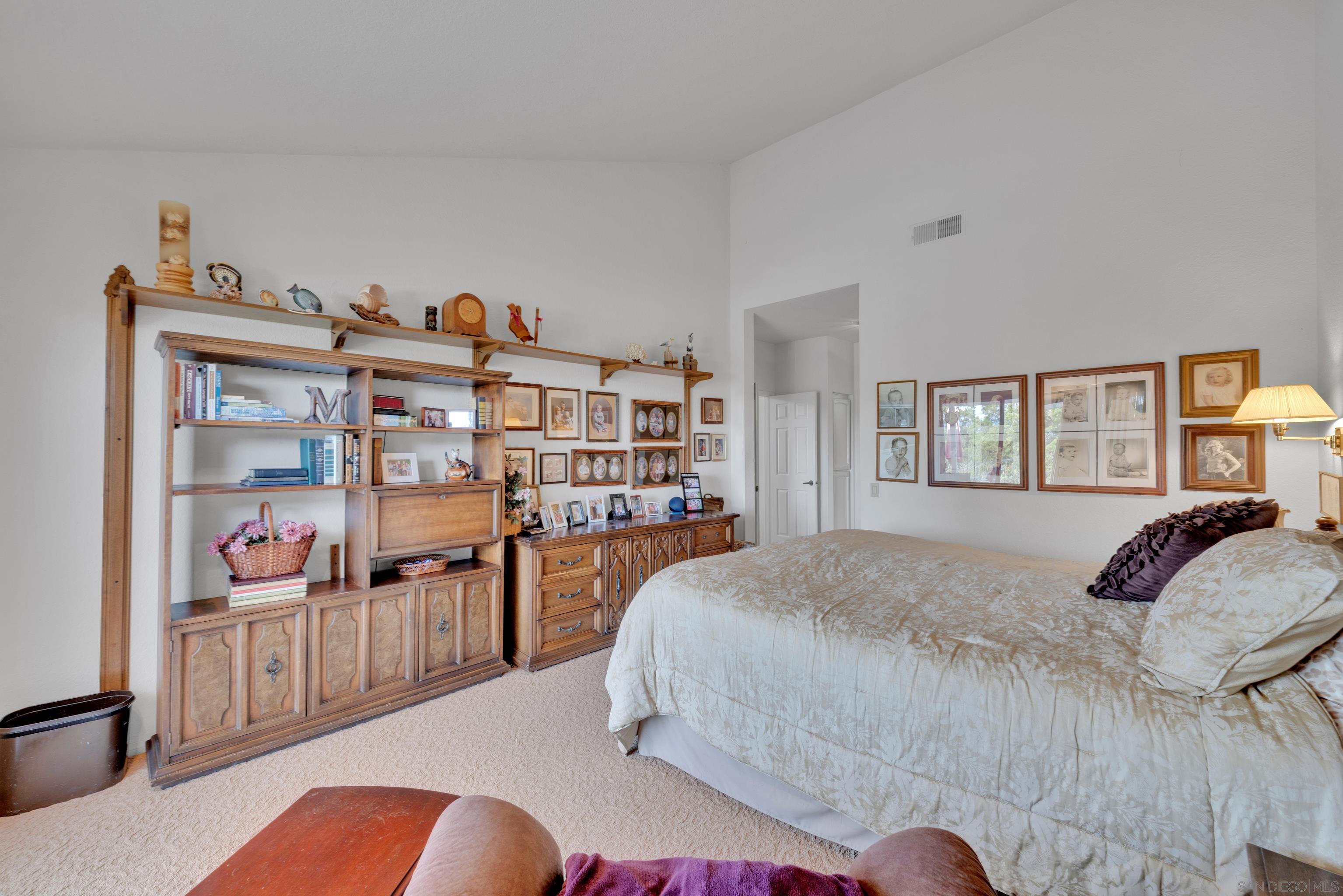 Detail Gallery Image 17 of 33 For 15753  via Calanova, San Diego,  CA 92128 - 2 Beds | 2 Baths