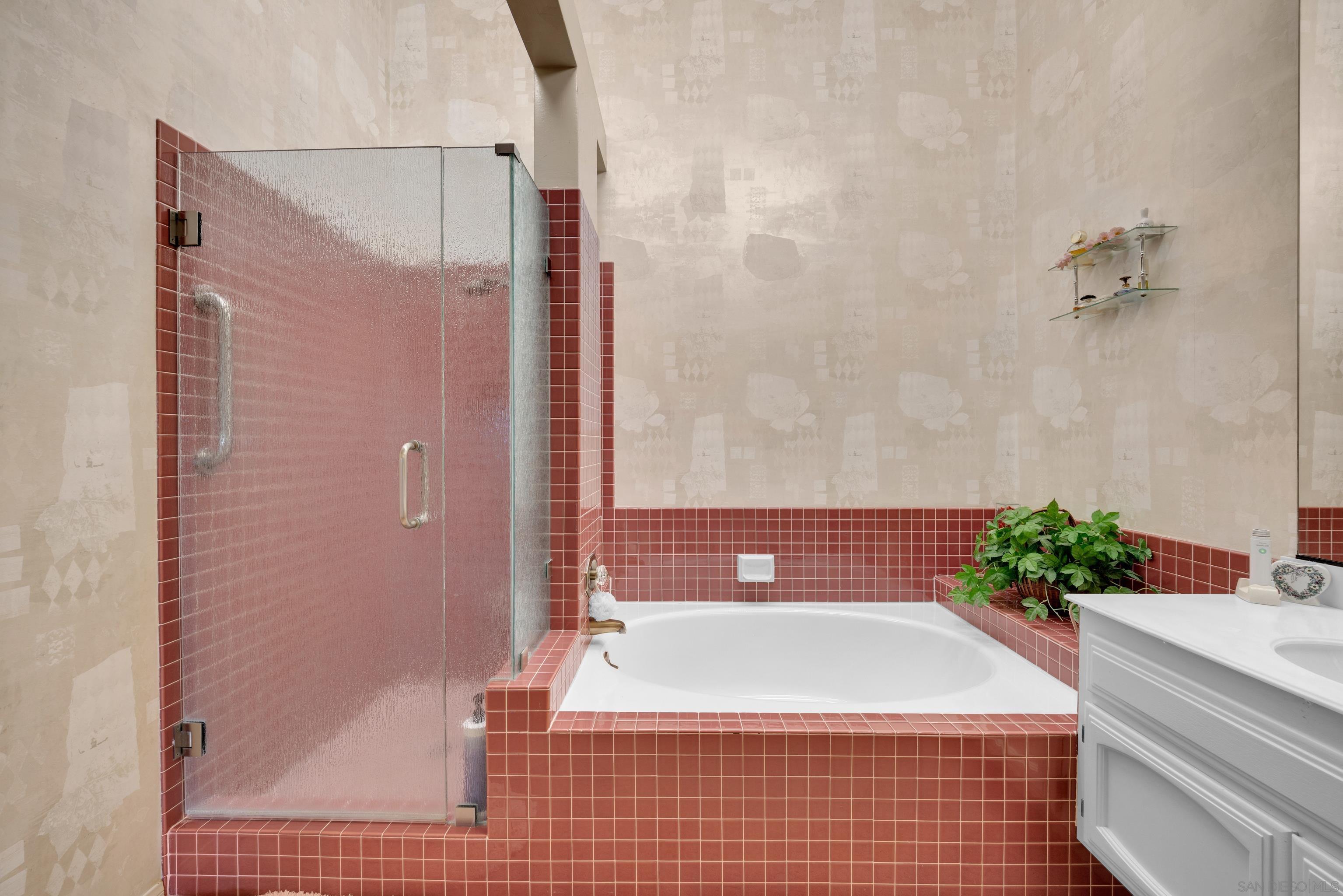 Detail Gallery Image 19 of 33 For 15753  via Calanova, San Diego,  CA 92128 - 2 Beds | 2 Baths