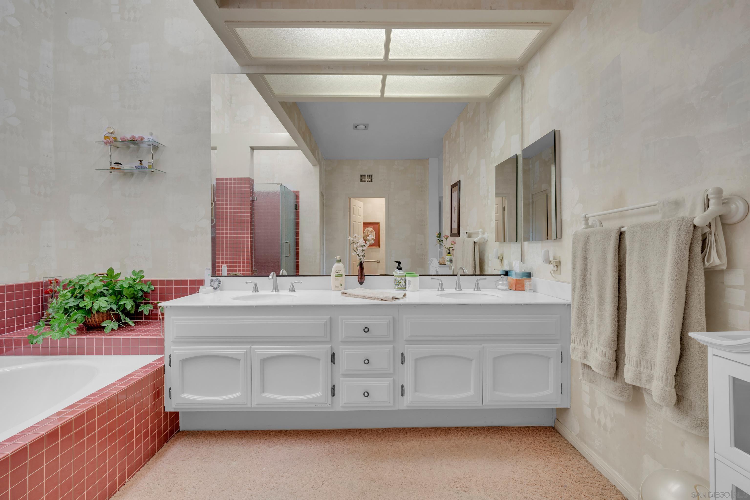 Detail Gallery Image 20 of 33 For 15753  via Calanova, San Diego,  CA 92128 - 2 Beds | 2 Baths