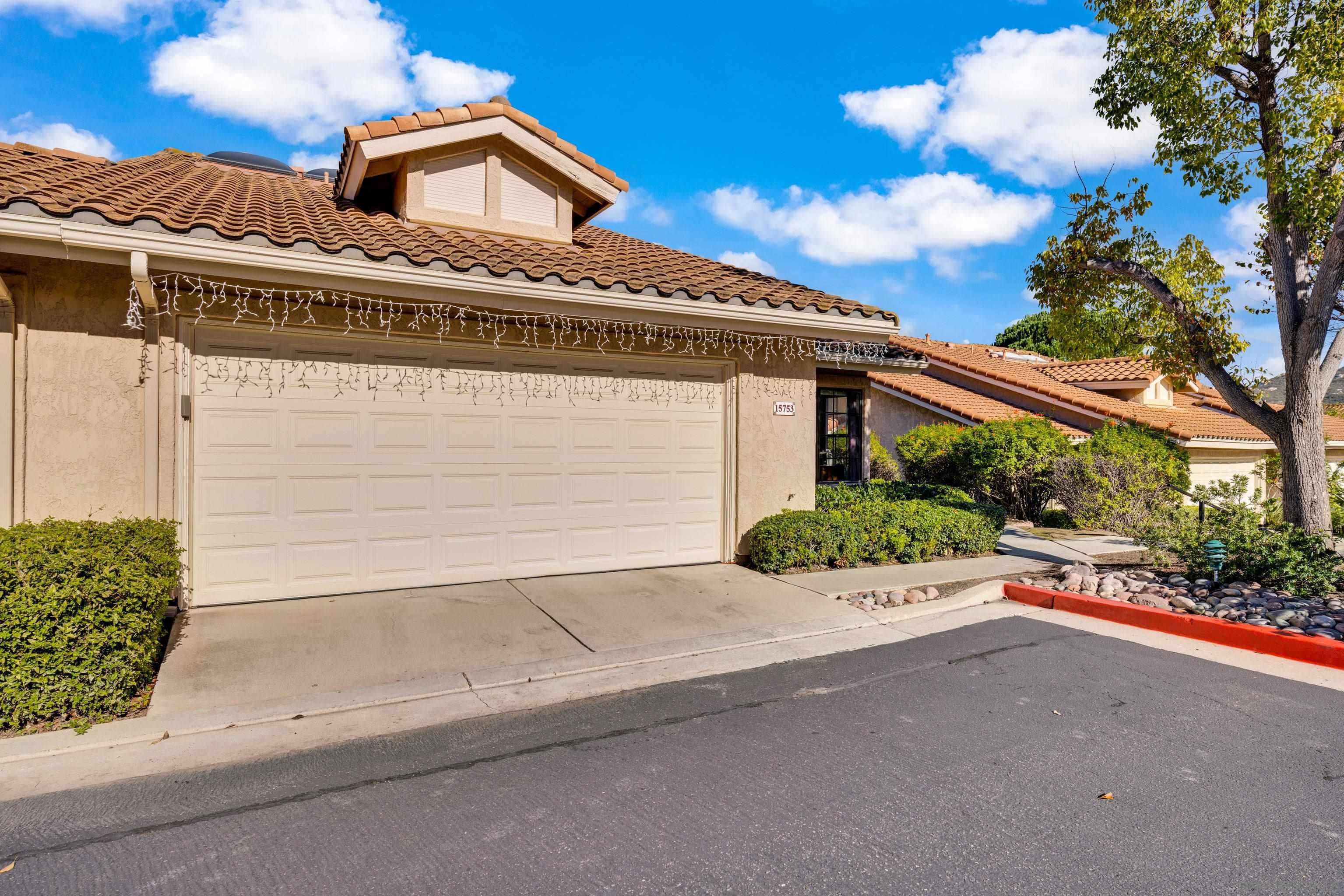 Detail Gallery Image 3 of 33 For 15753  via Calanova, San Diego,  CA 92128 - 2 Beds | 2 Baths