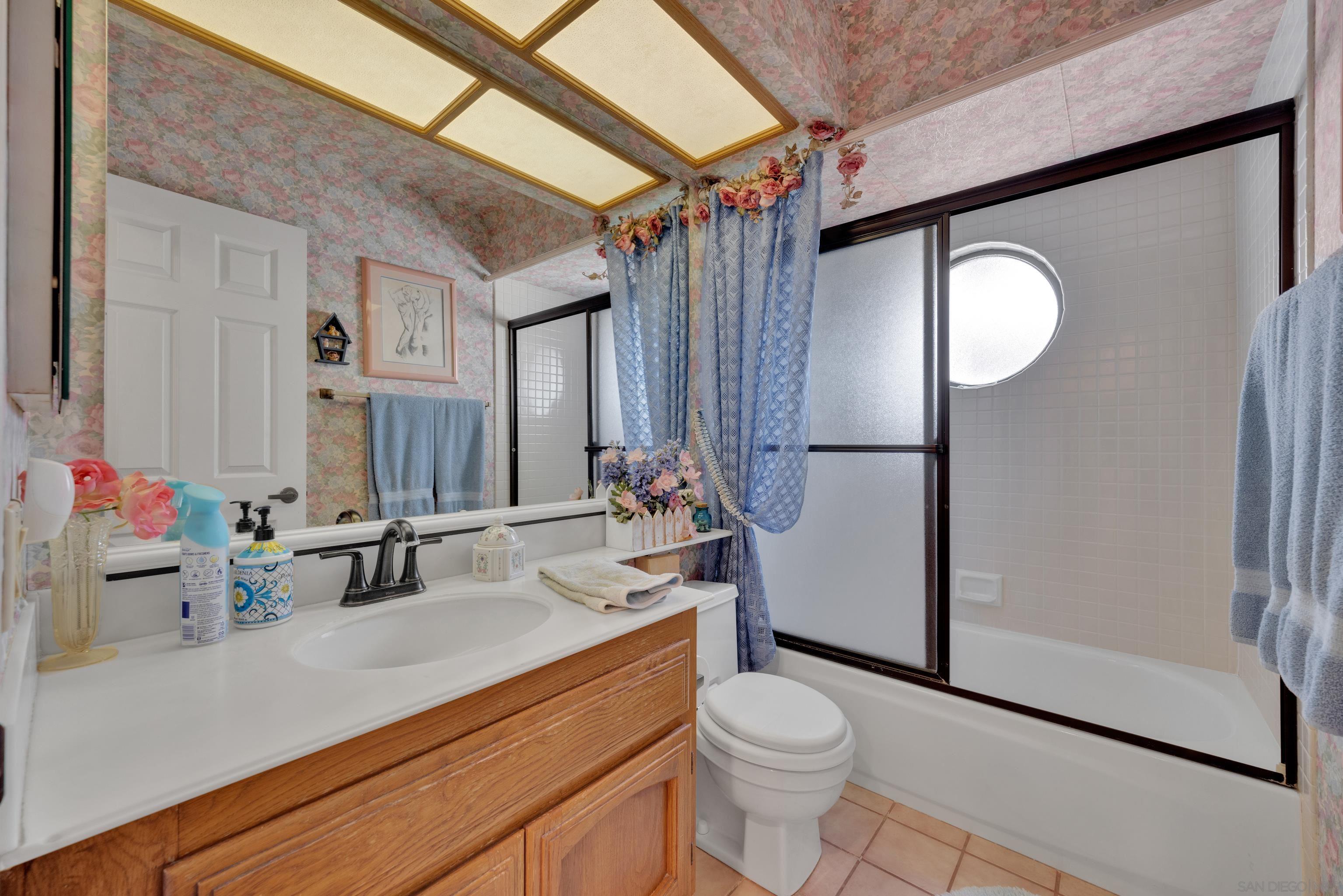 Detail Gallery Image 24 of 33 For 15753  via Calanova, San Diego,  CA 92128 - 2 Beds | 2 Baths