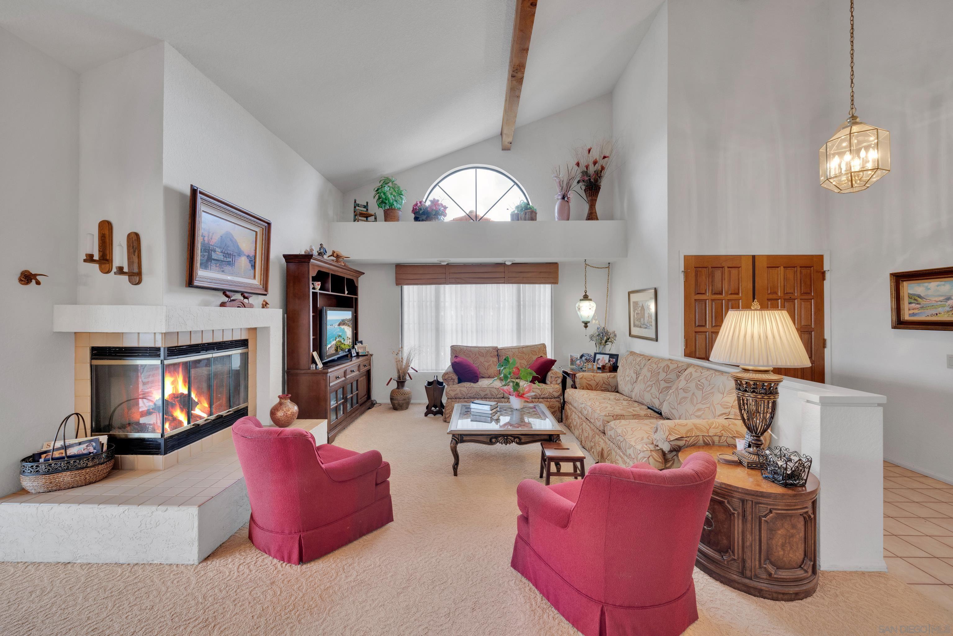 Detail Gallery Image 4 of 33 For 15753  via Calanova, San Diego,  CA 92128 - 2 Beds | 2 Baths